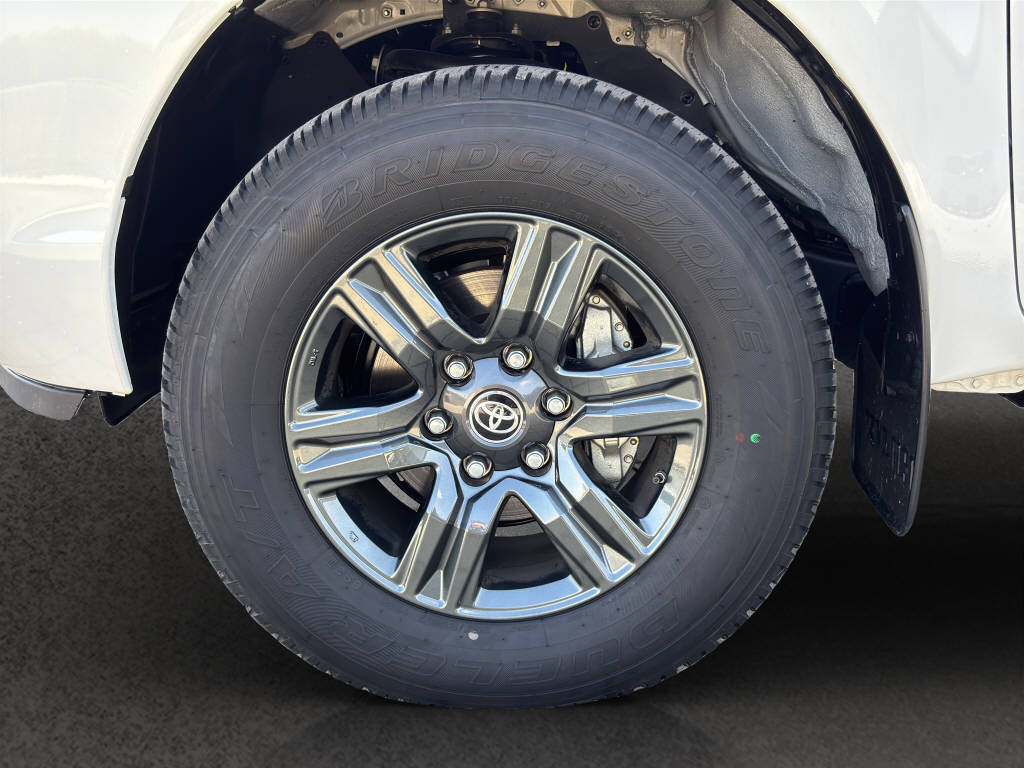 TOYOTA Hi-Lux Double Cab.-Pick-up 2.4 D-4D 150 Comfort-image-16