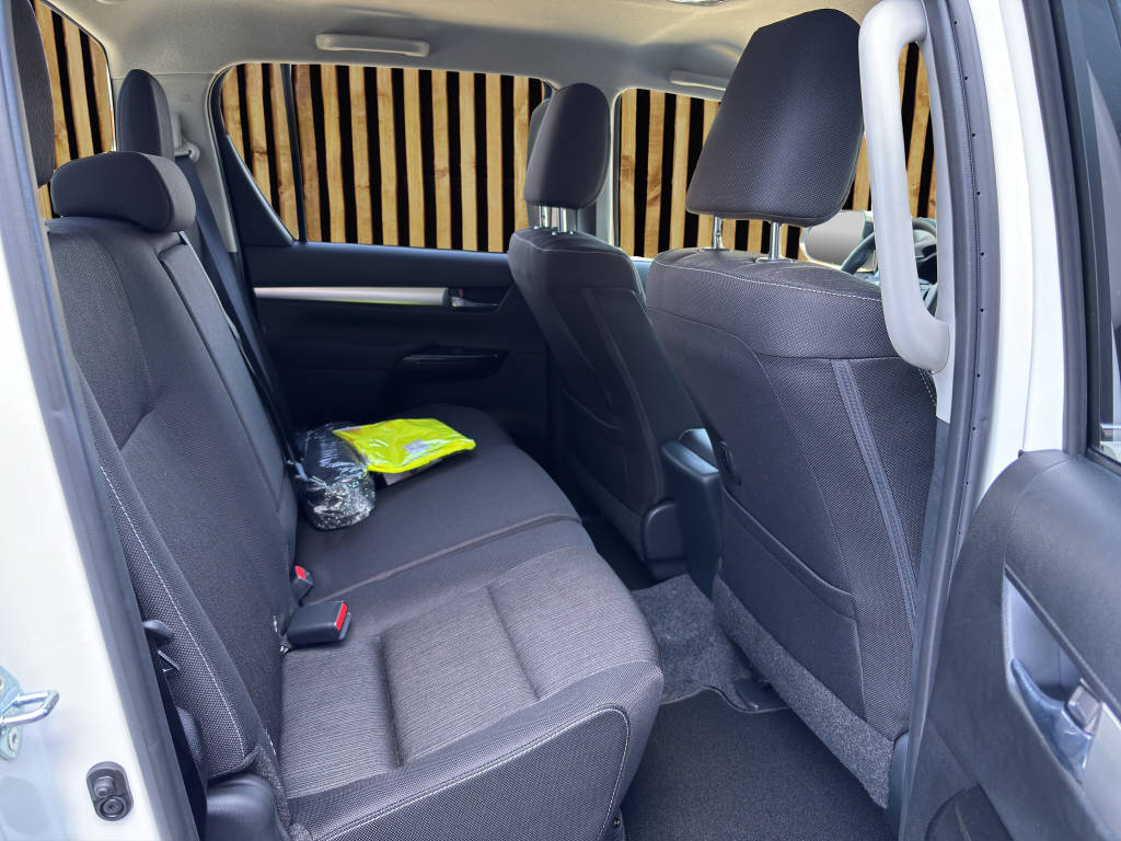 TOYOTA Hi-Lux Double Cab.-Pick-up 2.4 D-4D 150 Comfort-image-5