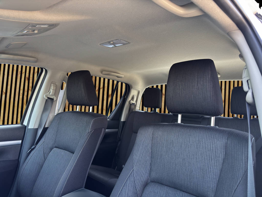 TOYOTA Hi-Lux Double Cab.-Pick-up 2.4 D-4D 150 Comfort-image-12