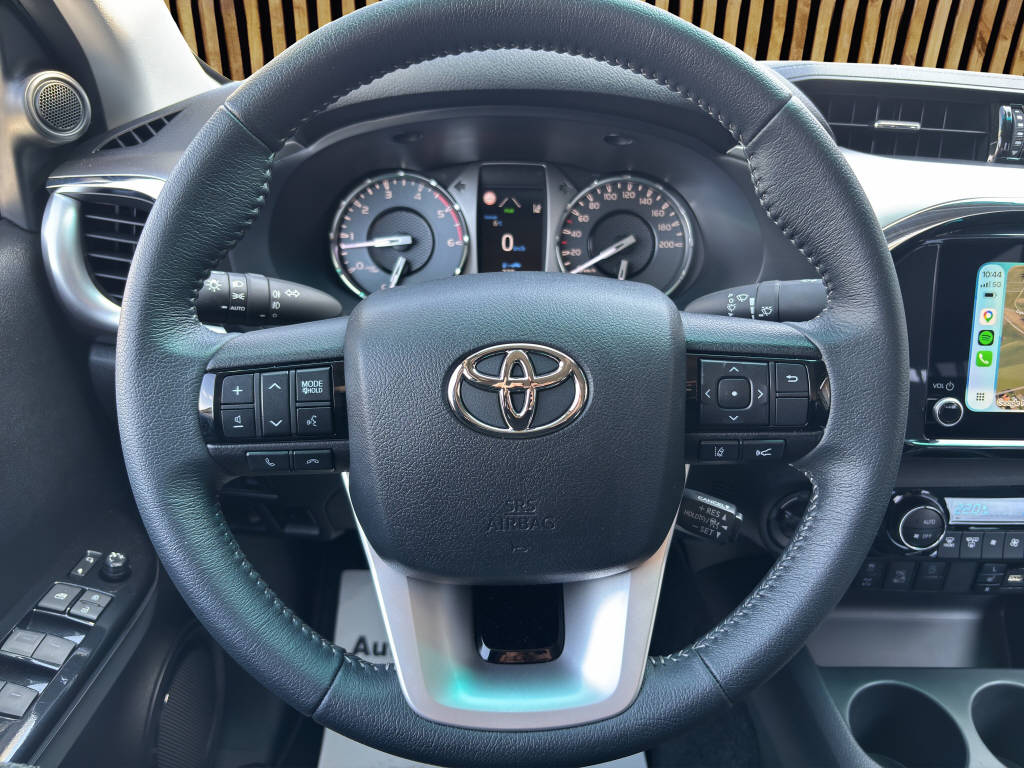 TOYOTA Hi-Lux Double Cab.-Pick-up 2.4 D-4D 150 Comfort-image-8