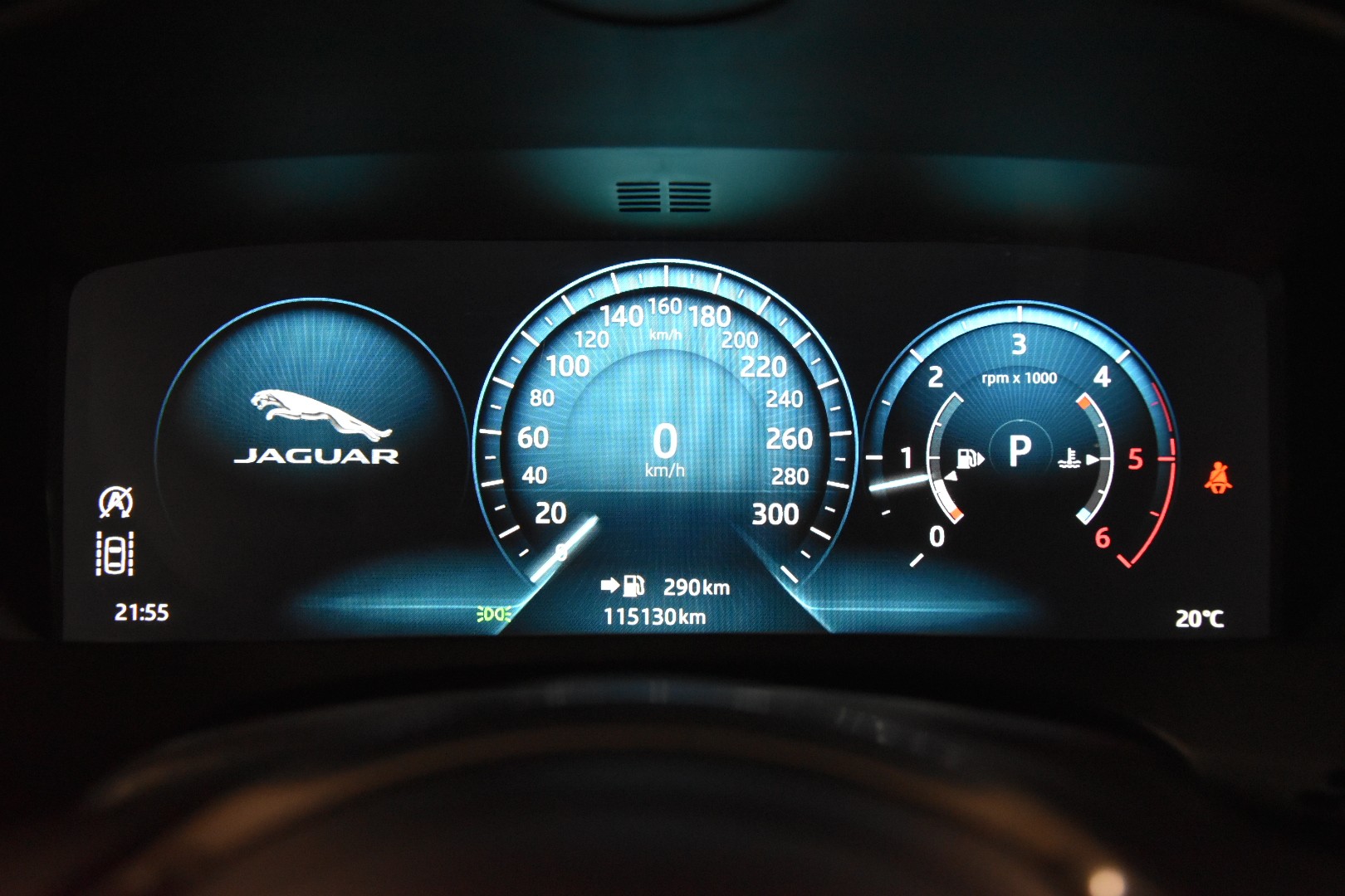 JAGUAR XE 20d Prestige AWD Automat-image-15