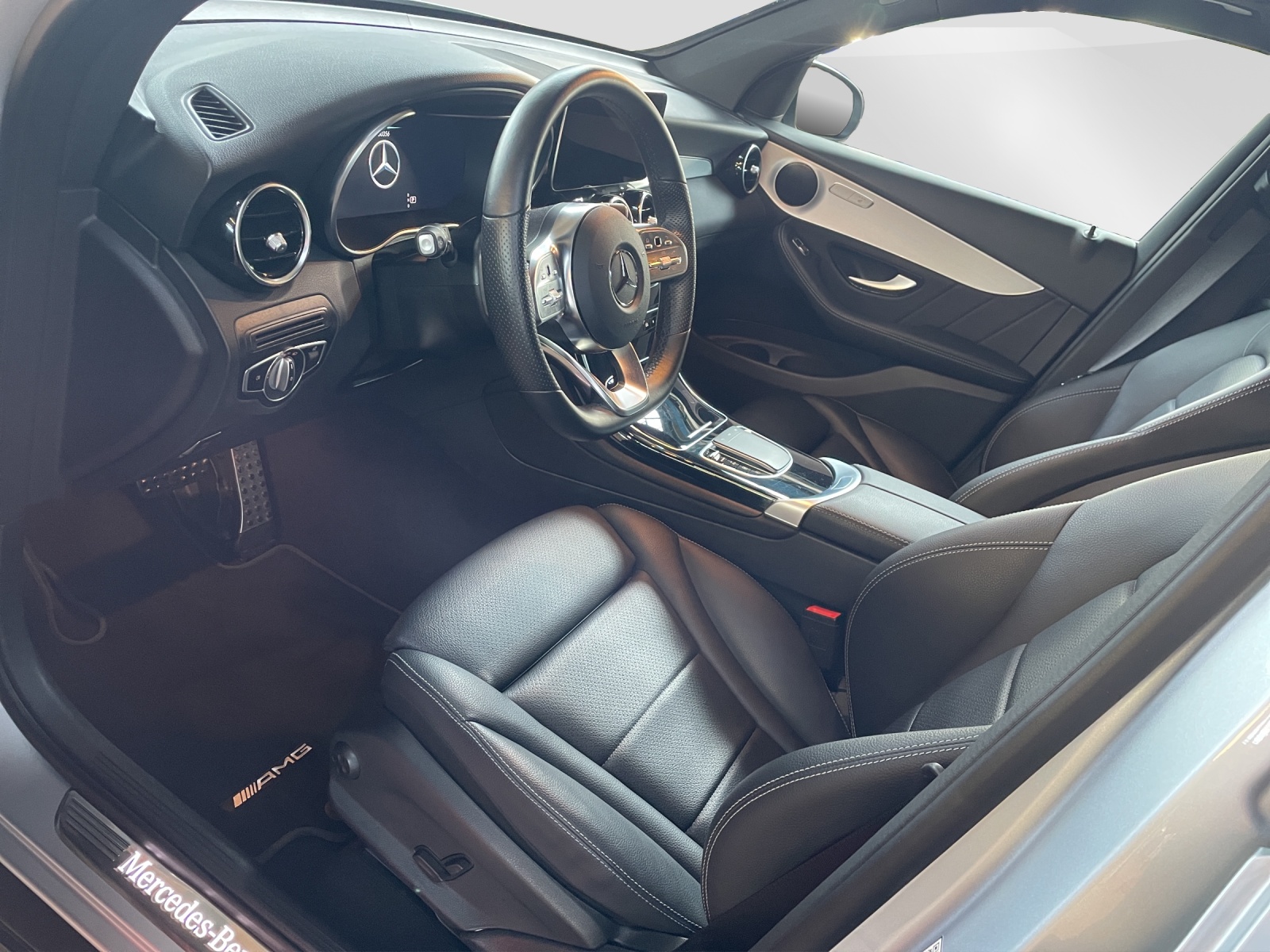 MERCEDES-BENZ GLC 220 d AMG Line 4m-image-6