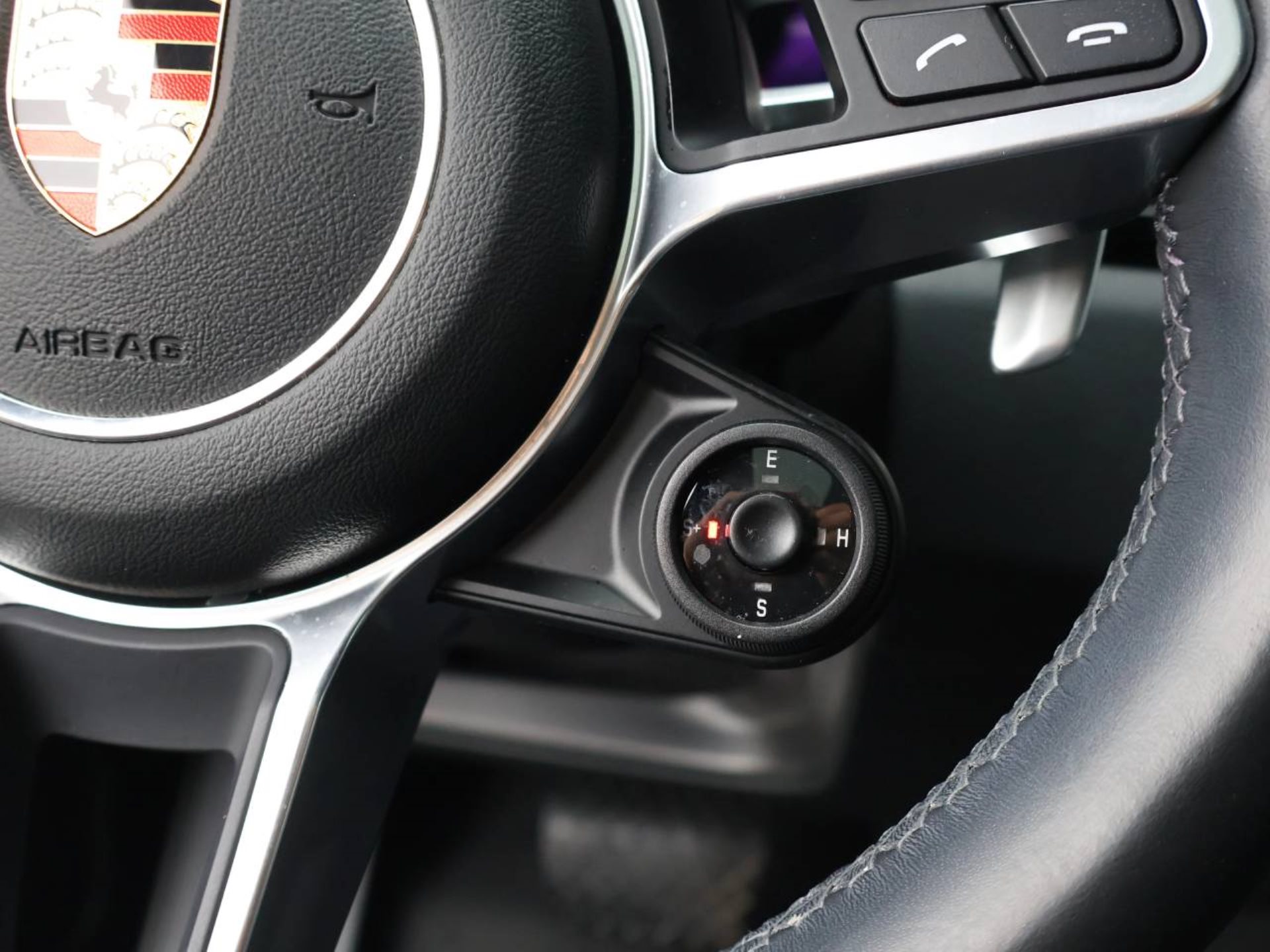 PORSCHE Cayenne E-Hybrid Platinum Edition-image-33