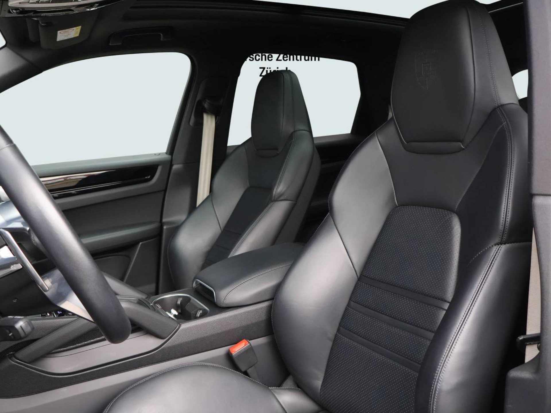 PORSCHE Cayenne E-Hybrid Platinum Edition-image-4