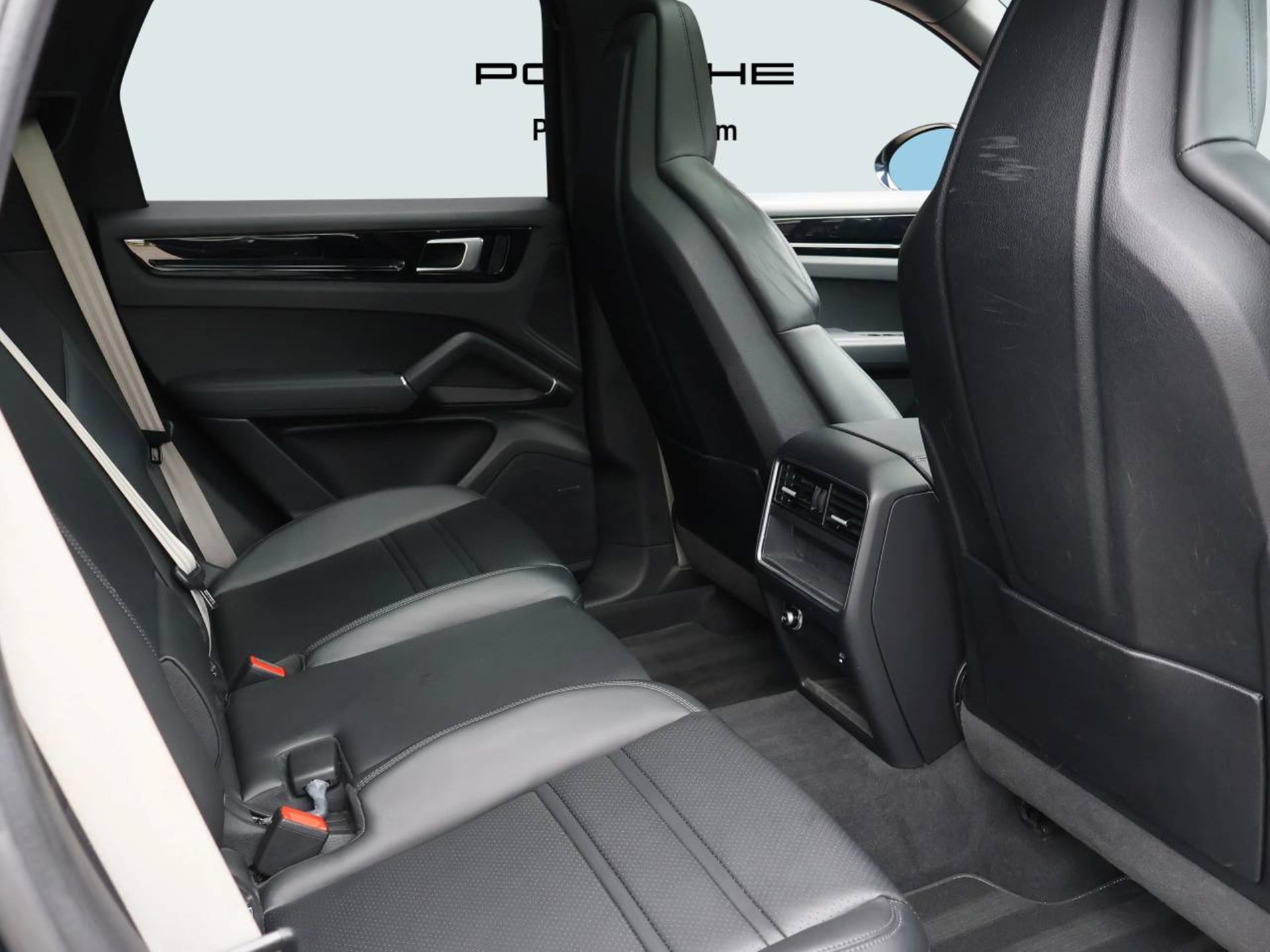 PORSCHE Cayenne E-Hybrid Platinum Edition-image-17