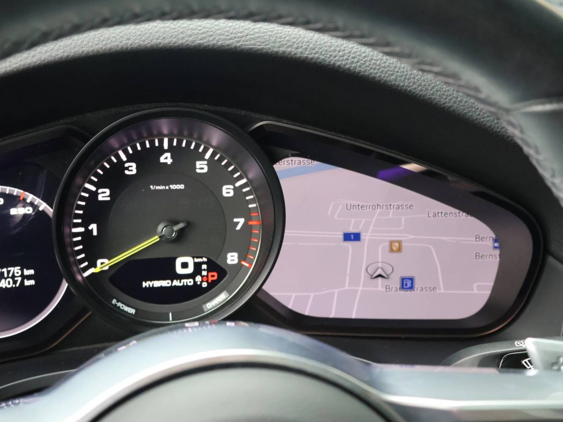 PORSCHE Cayenne E-Hybrid Platinum Edition-image-27
