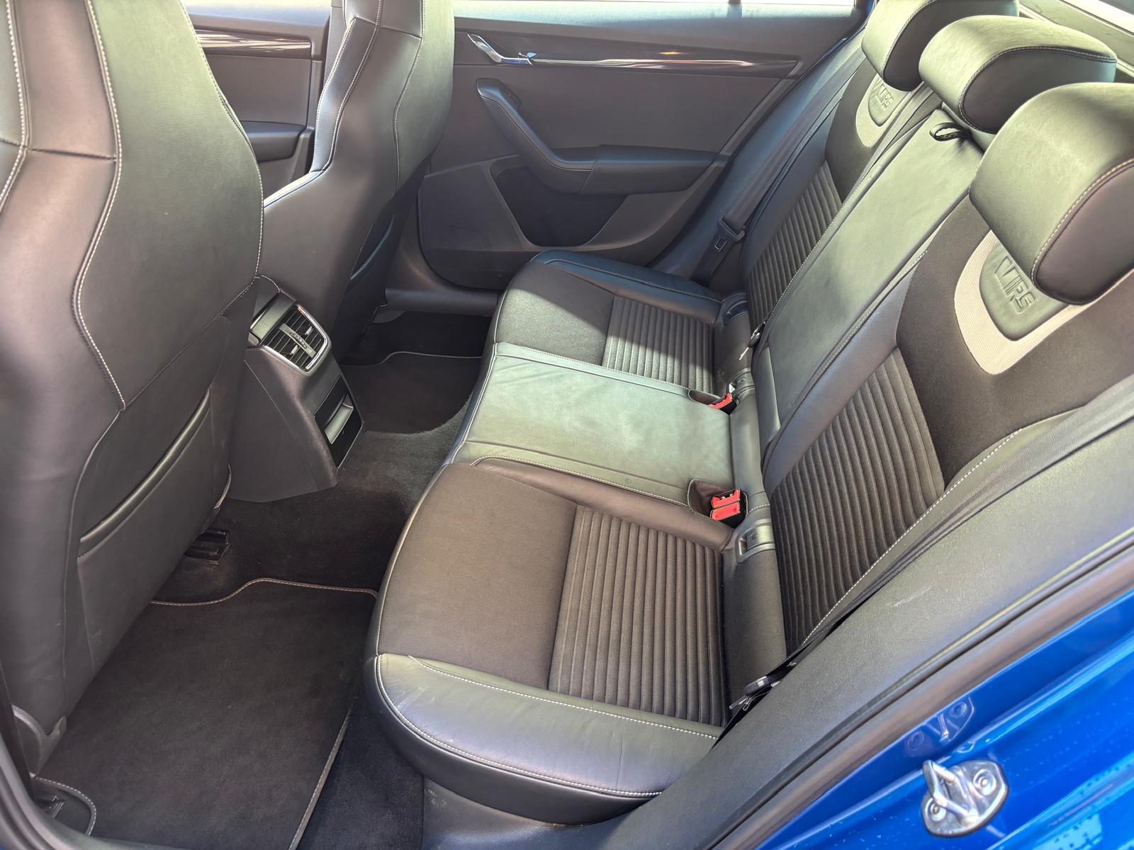 SKODA Octavia Combi 2.0 TSI RS DSG-image-10