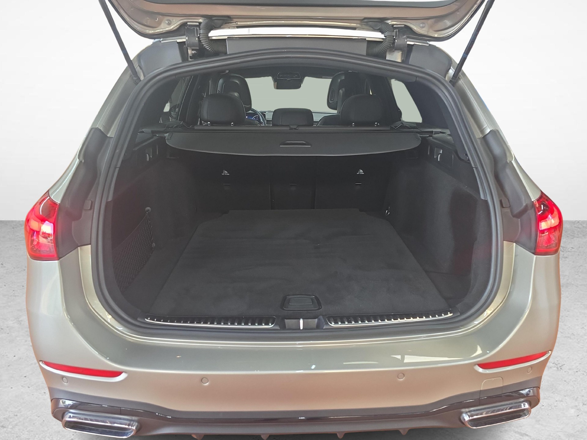 MERCEDES-BENZ C 220 d 4MATIC Swiss Star T-Modell AMG Line-image-10