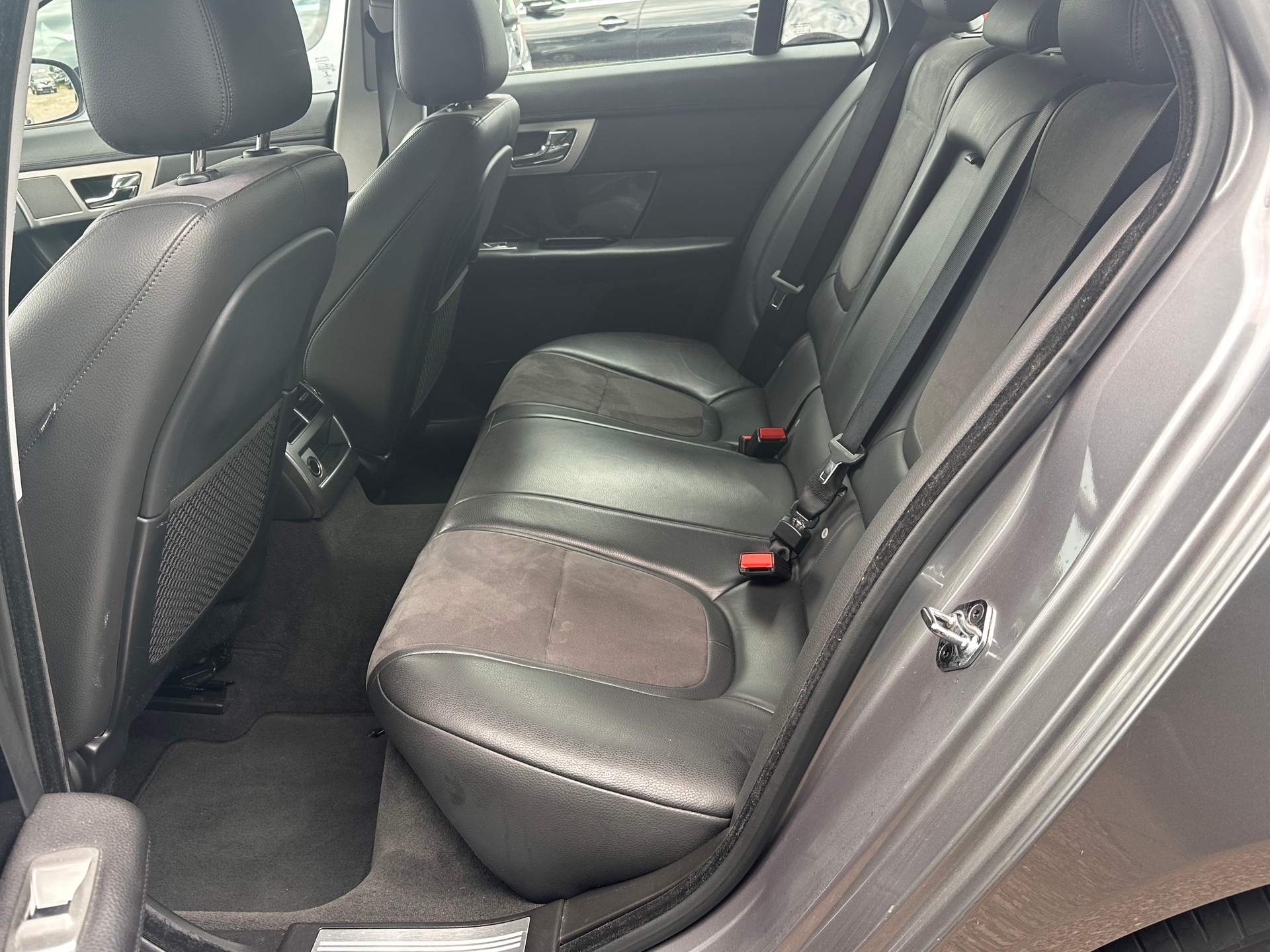 JAGUAR XF Sportbrake 2.2d Premium Luxury-image-5