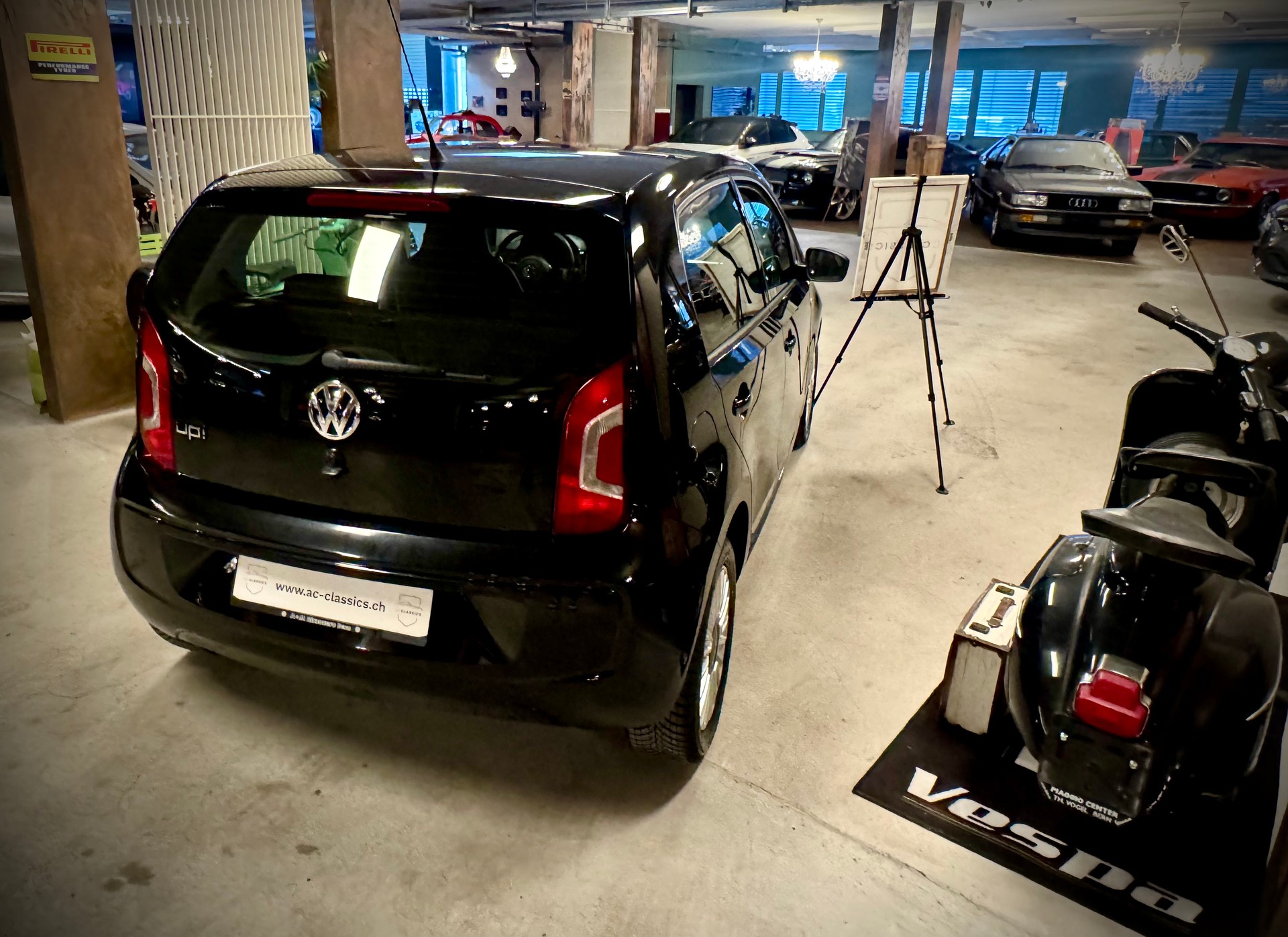 VW Up 1.0 black up Art on Ice ASG-image-7
