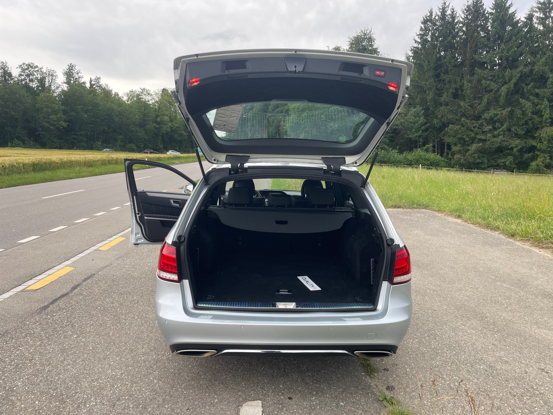 MERCEDES-BENZ E 250 BlueTEC 4Matic 7G-Tronic-image-11