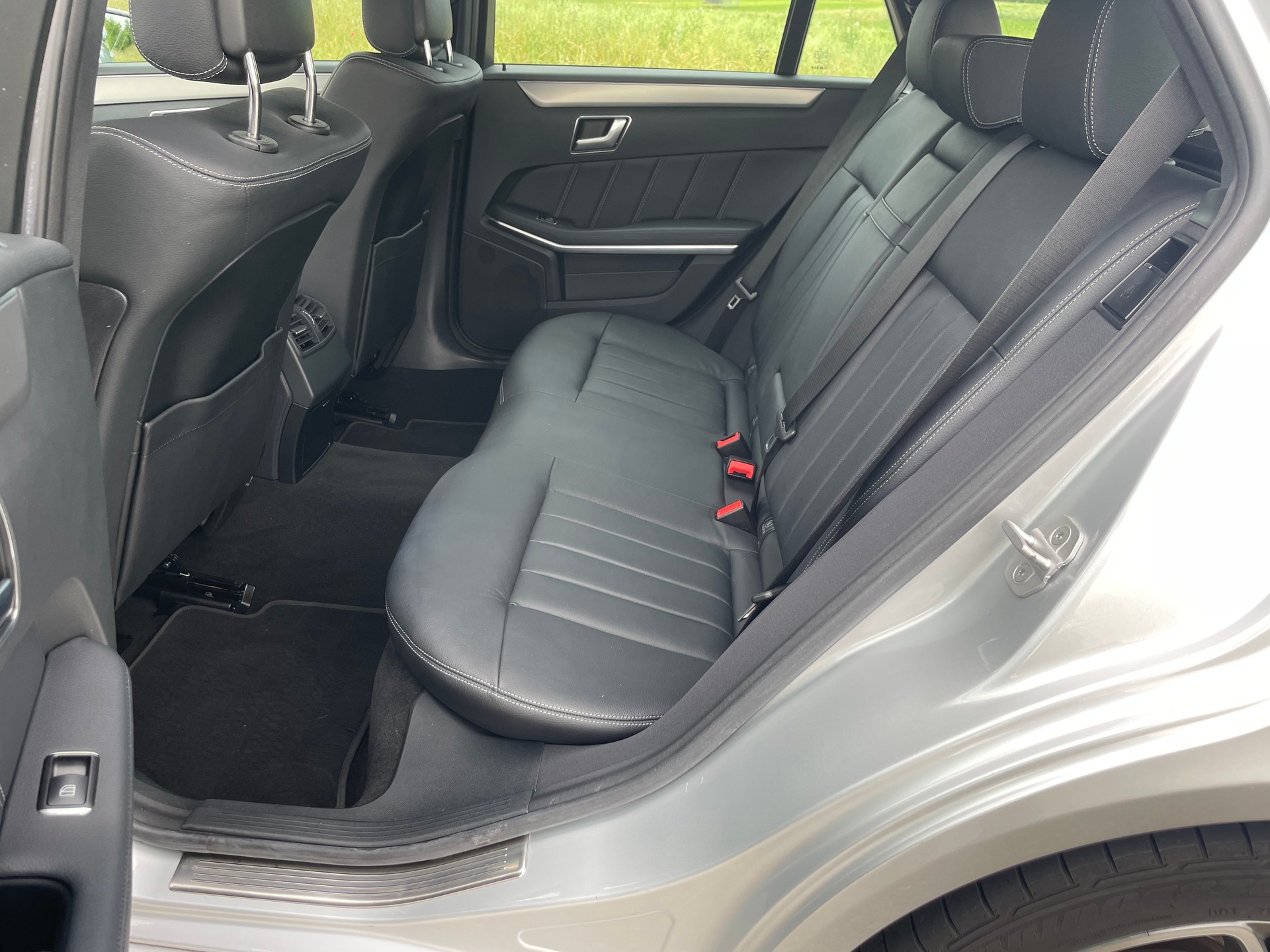 MERCEDES-BENZ E 250 BlueTEC 4Matic 7G-Tronic-image-9