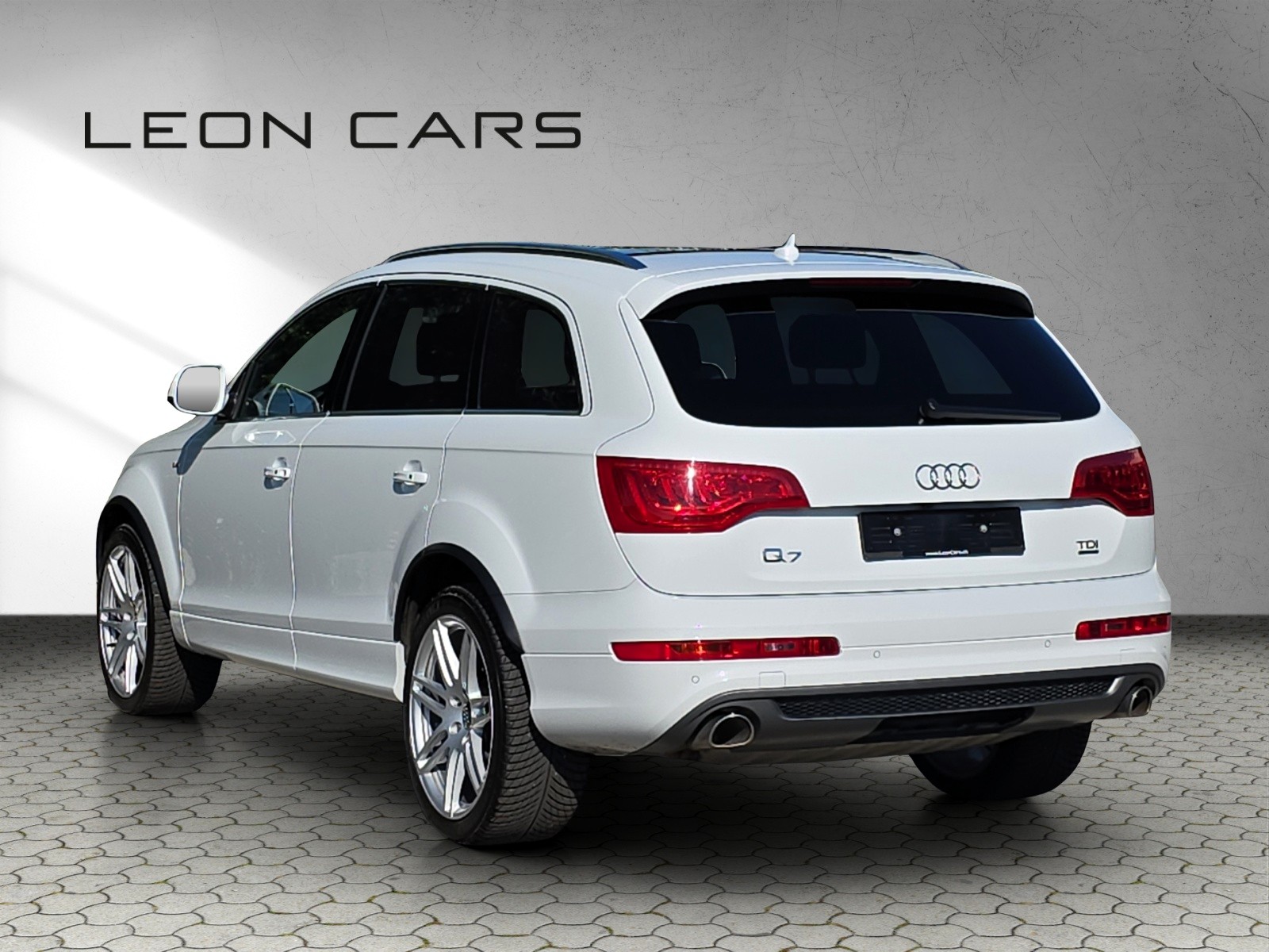 AUDI Q7 3.0 TDI quattro tiptronic 7-Sitzer mit AHK Luftfederung-image-6