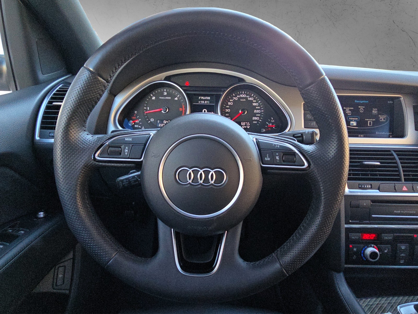 AUDI Q7 3.0 TDI quattro tiptronic 7-Sitzer mit AHK Luftfederung-image-13