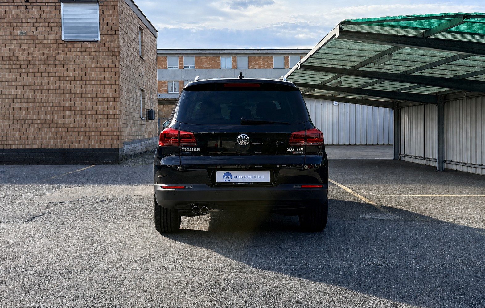 VW Tiguan 2.0 TDI Lounge 4Motion DSG Automat-image-4