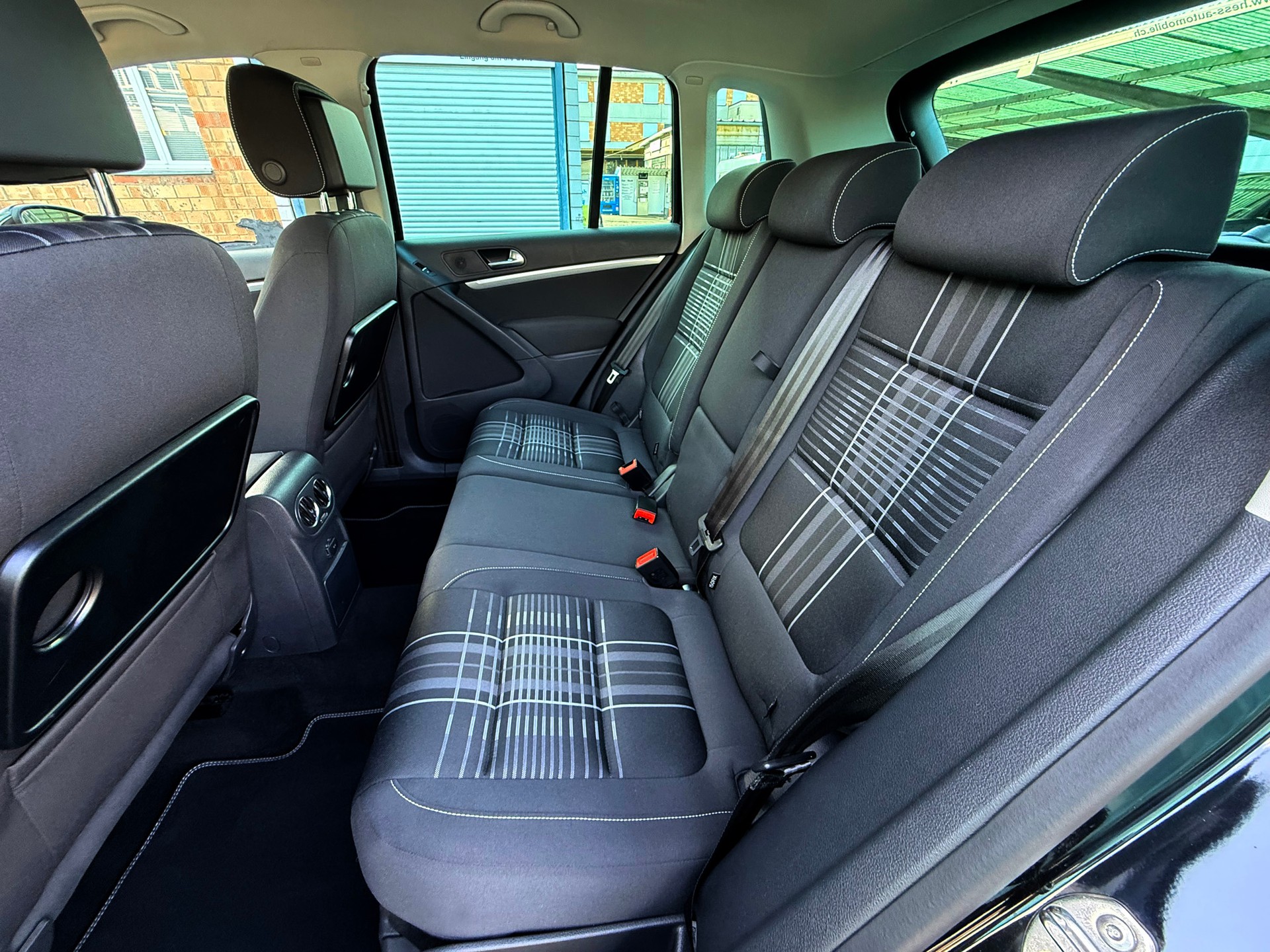 VW Tiguan 2.0 TDI Lounge 4Motion DSG Automat-image-8