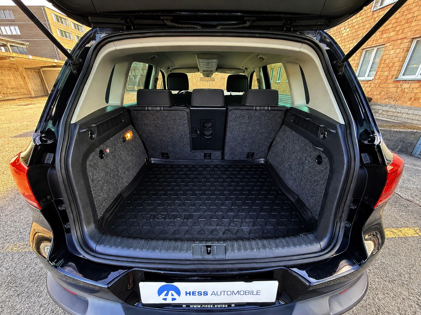 VW Tiguan 2.0 TDI Lounge 4Motion DSG Automat-image-16