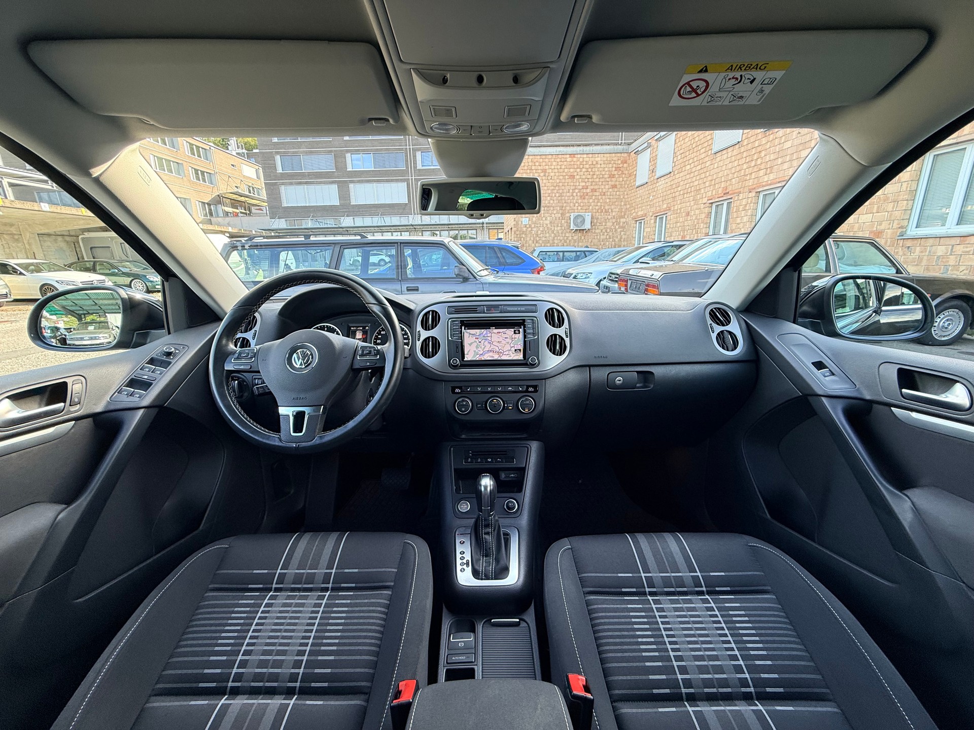 VW Tiguan 2.0 TDI Lounge 4Motion DSG Automat-image-18