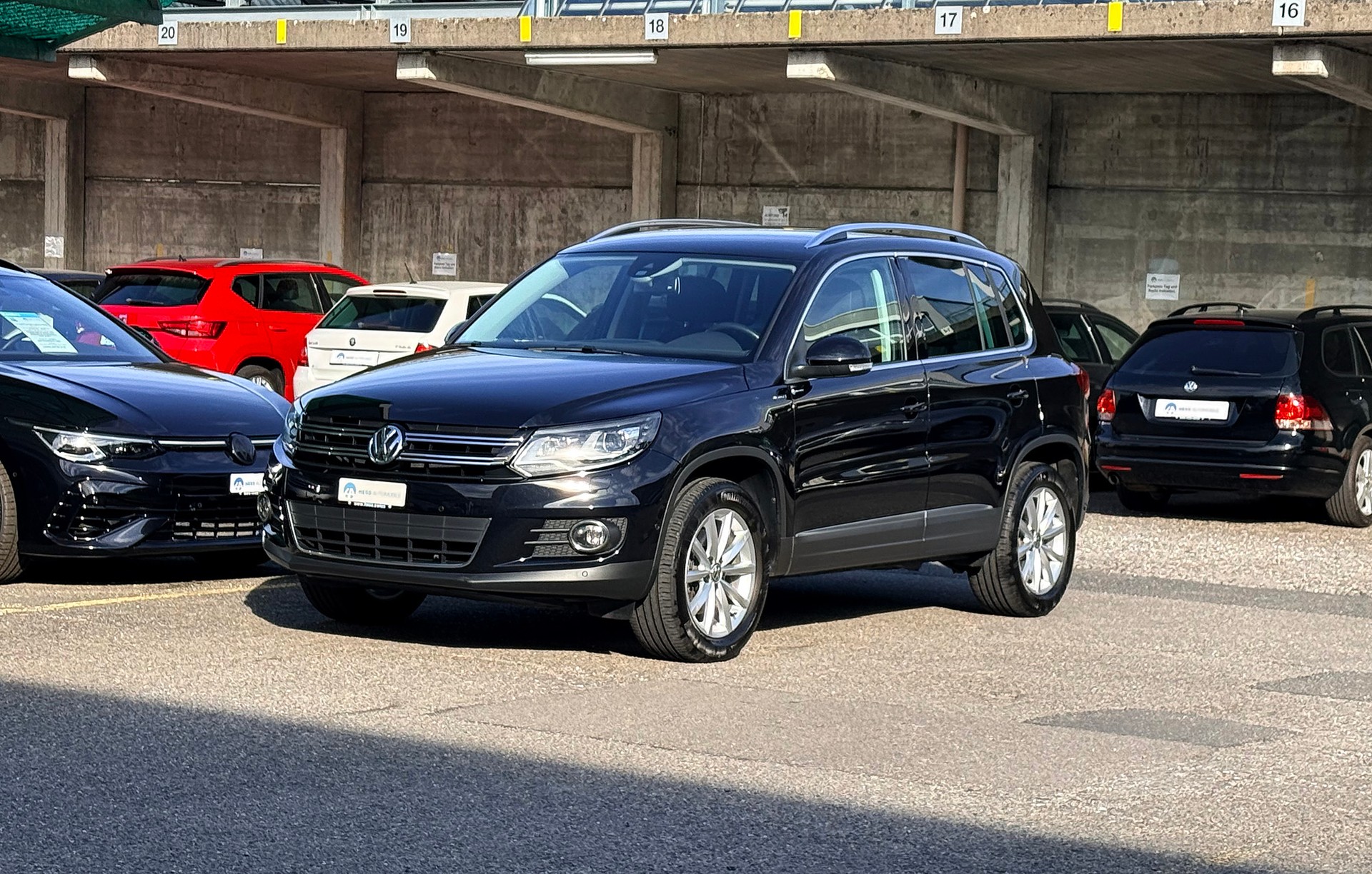VW Tiguan 2.0 TDI Lounge 4Motion DSG Automat-image-11
