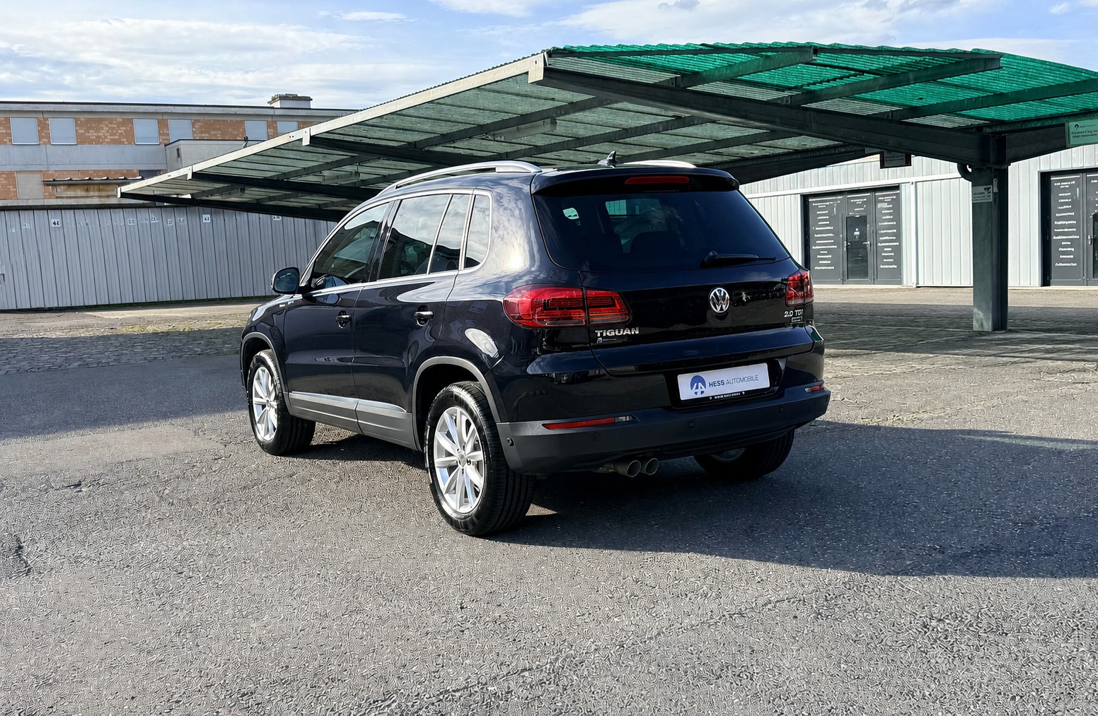 VW Tiguan 2.0 TDI Lounge 4Motion DSG Automat-image-14