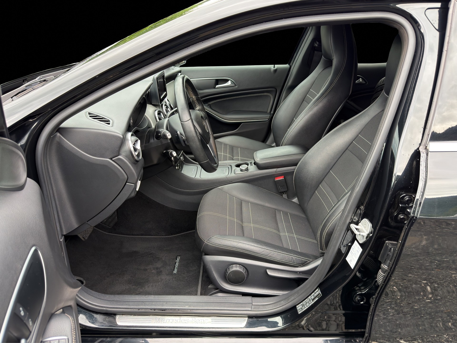 MERCEDES-BENZ GLA 200 CDI Swiss Star Edition 4Matic 7G-DCT-image-7