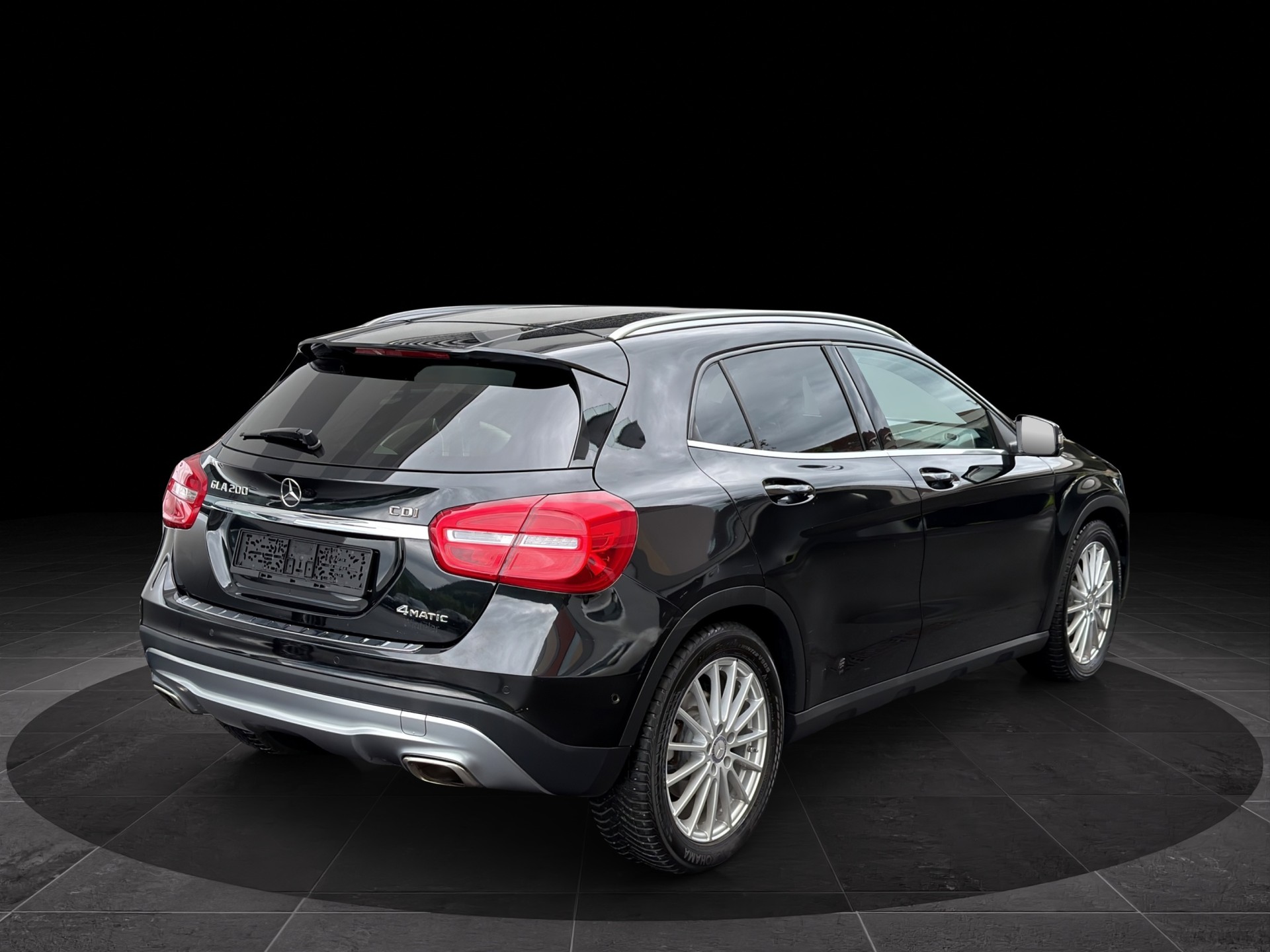 MERCEDES-BENZ GLA 200 CDI Swiss Star Edition 4Matic 7G-DCT-showroom-element-1