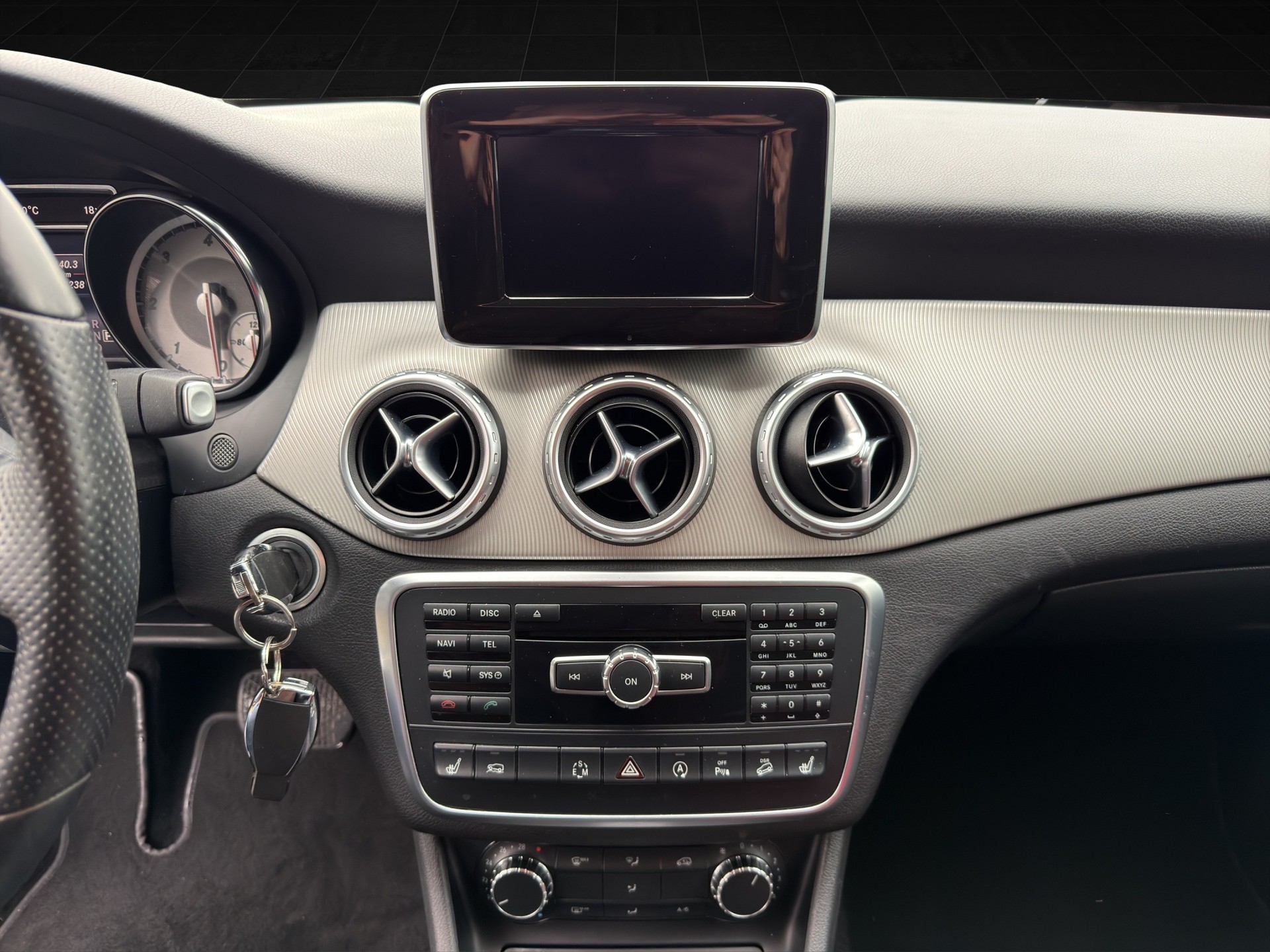 MERCEDES-BENZ GLA 200 CDI Swiss Star Edition 4Matic 7G-DCT-image-13