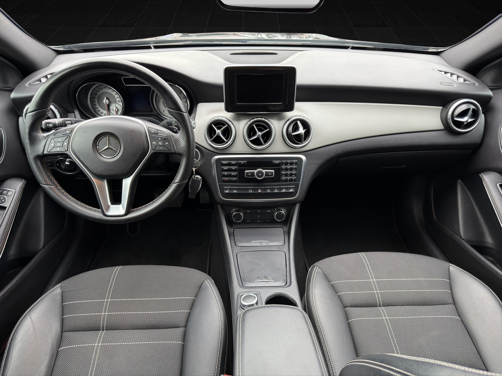 MERCEDES-BENZ GLA 200 CDI Swiss Star Edition 4Matic 7G-DCT-image-11