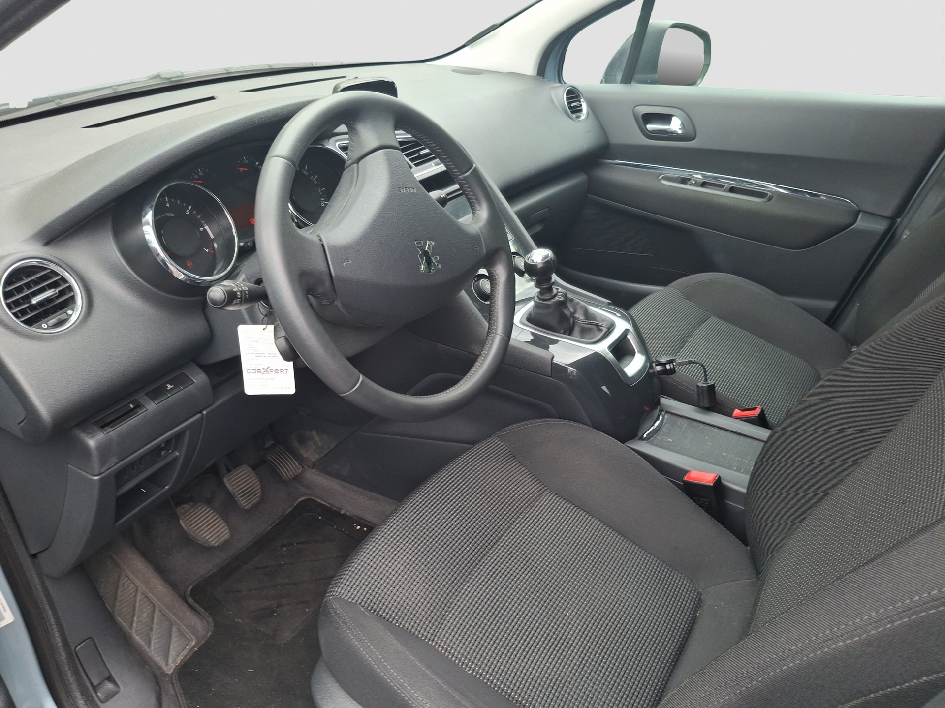 PEUGEOT 5008 1.6 16V T Sport Pack-image-6