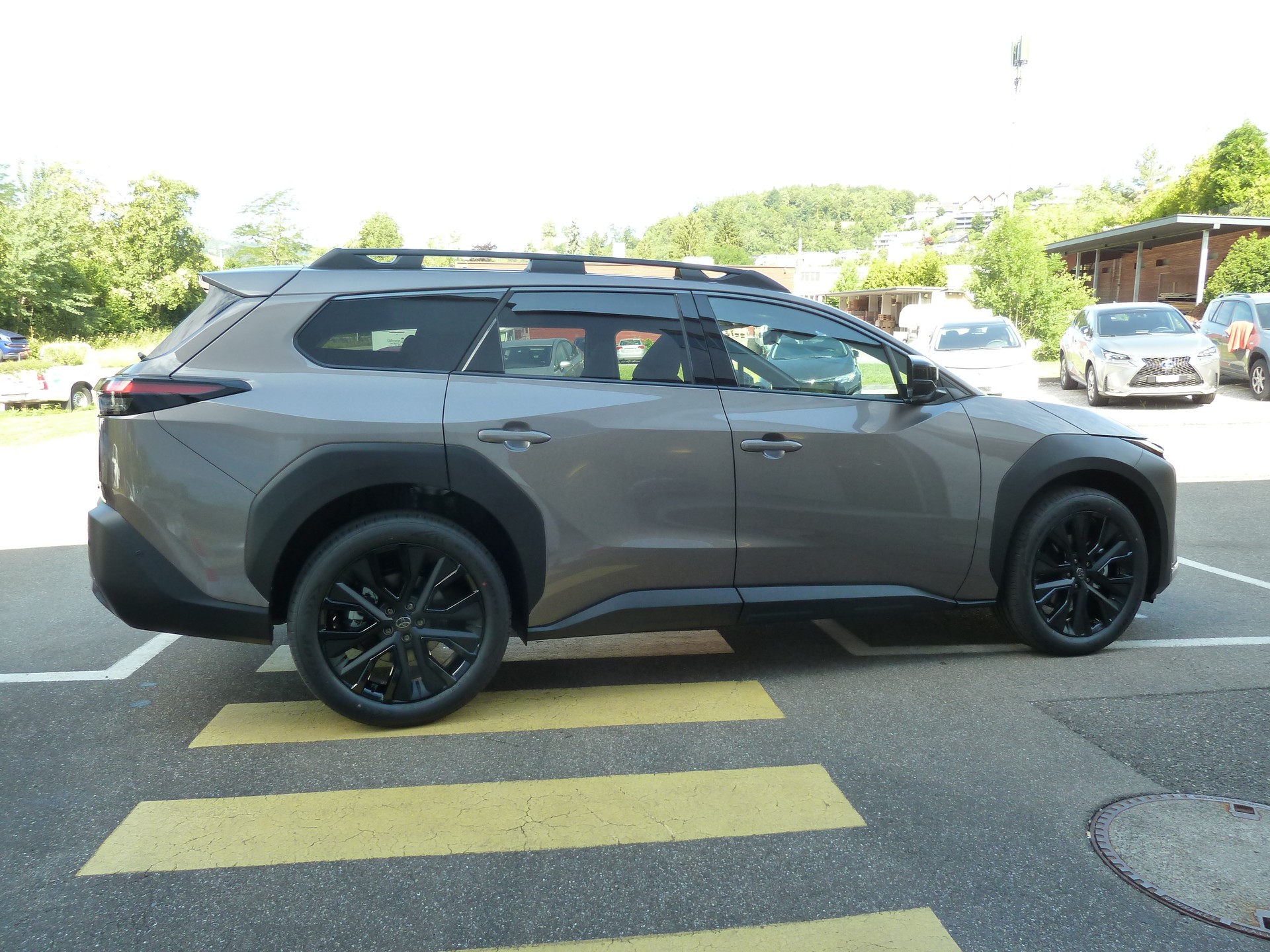 TOYOTA BZ4X TOURING Prmium AWD (4x4)-image-9