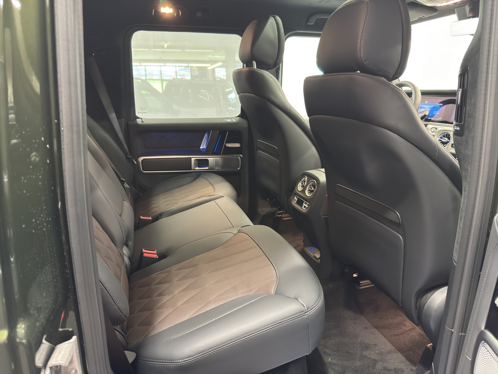 MERCEDES-BENZ G 450d-image-9