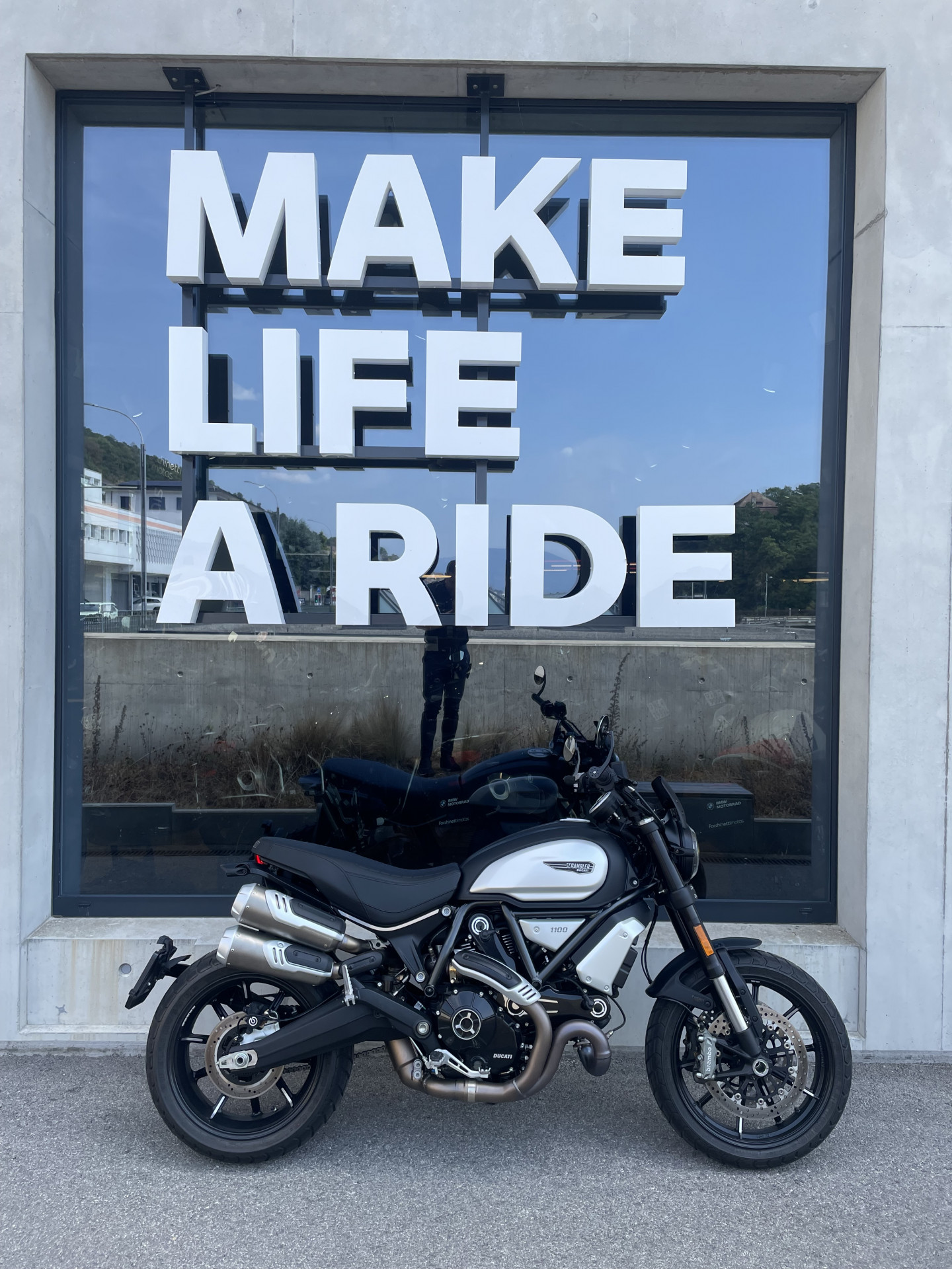 DUCATI Scrambler 1100 Dark Pro-image-1