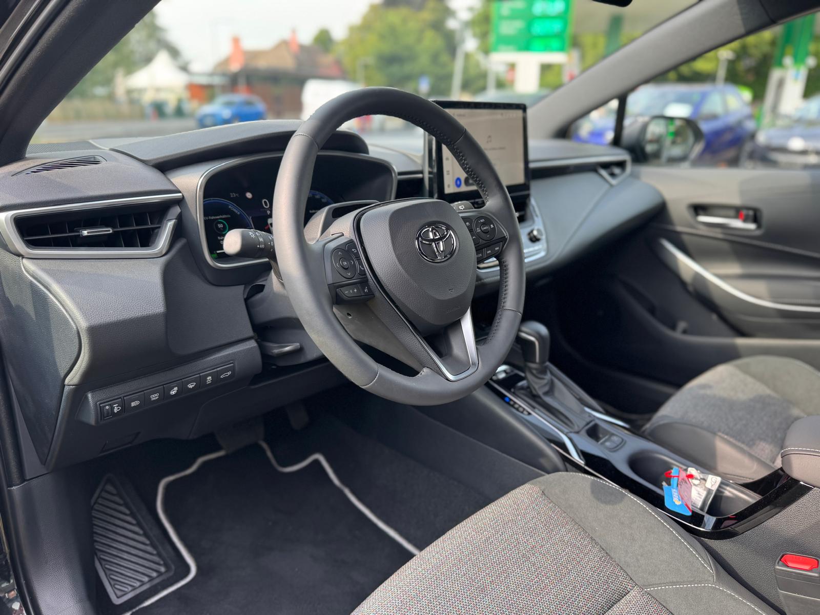 TOYOTA Corolla Touring Sports 1.8 HSD Trend e-CVT-image-6