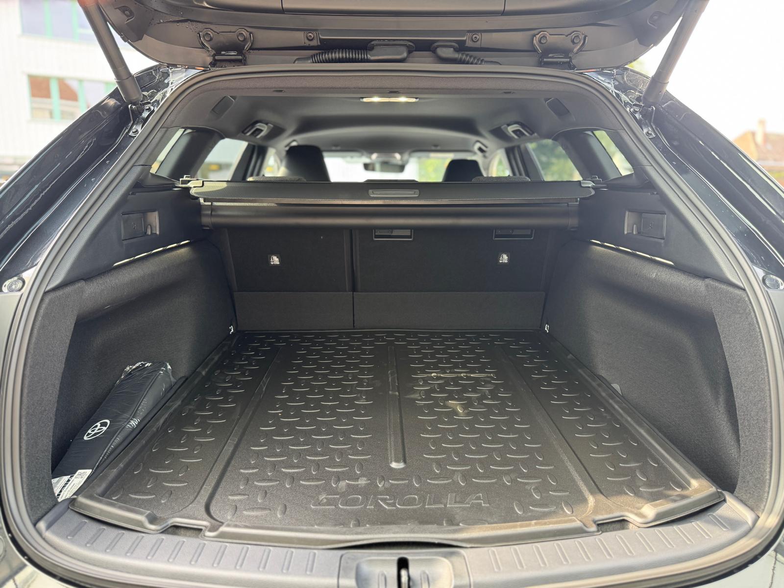 TOYOTA Corolla Touring Sports 1.8 HSD Trend e-CVT-image-15