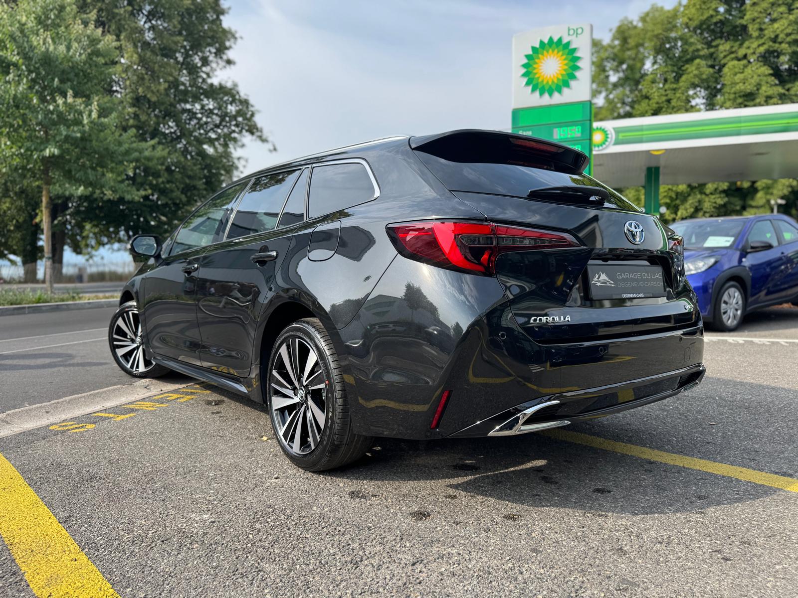 TOYOTA Corolla Touring Sports 1.8 HSD Trend e-CVT-showroom-element-2