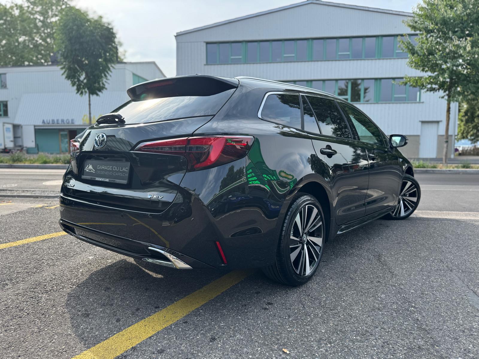 TOYOTA Corolla Touring Sports 1.8 HSD Trend e-CVT-showroom-element-3