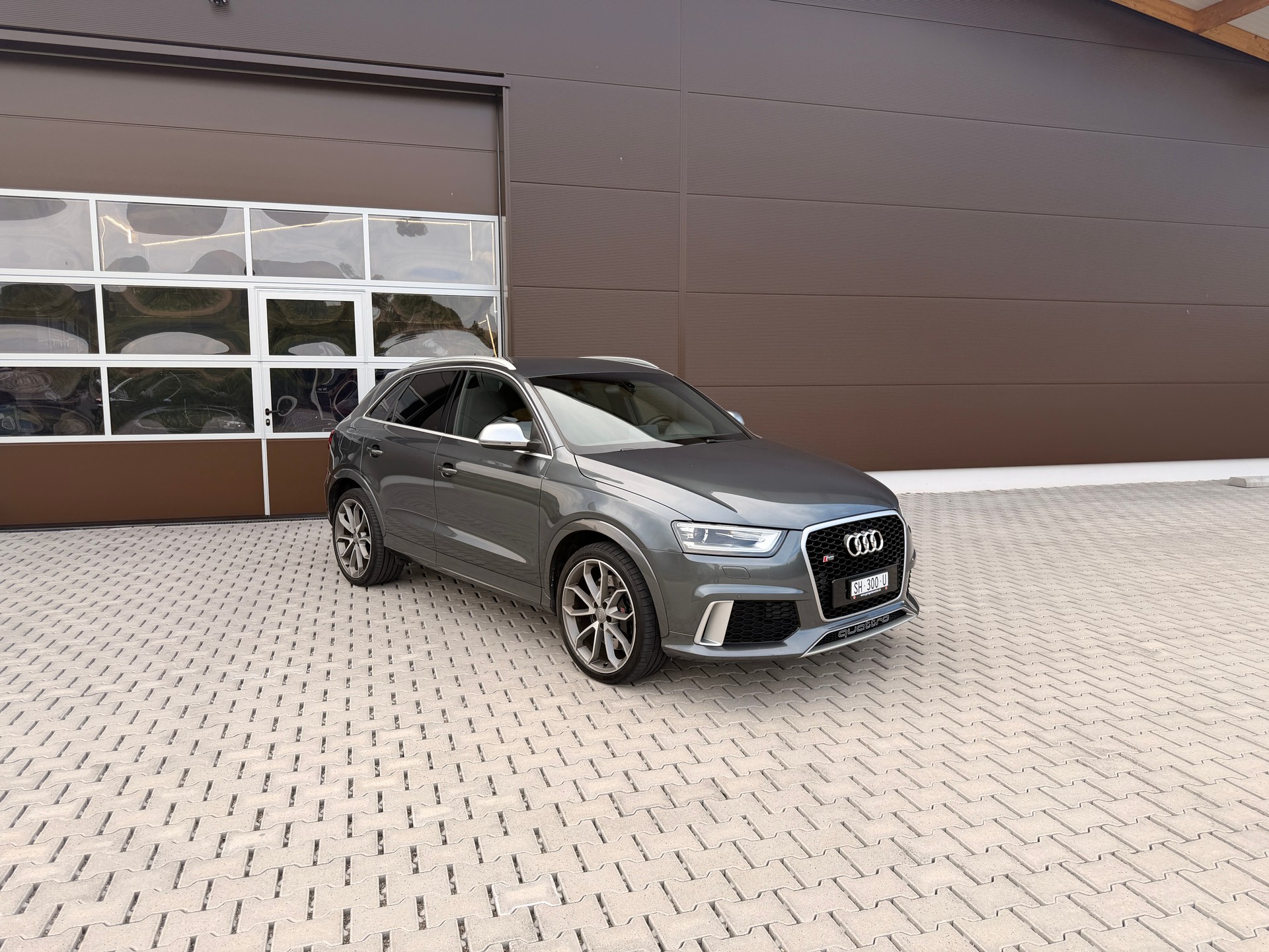AUDI RS Q3 2.5 TFSI quattro S-tronic
