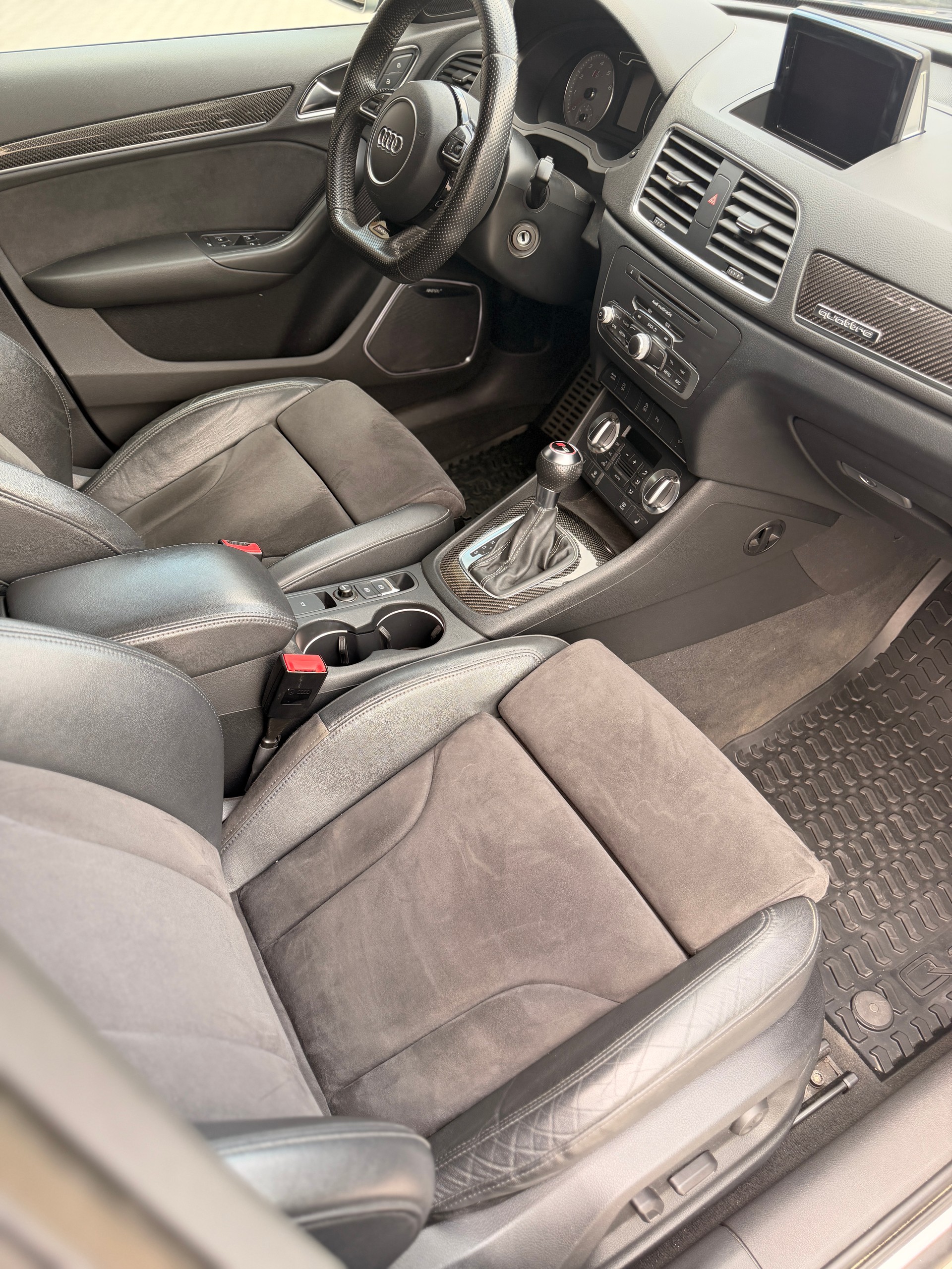AUDI RS Q3 2.5 TFSI quattro S-tronic-image-7