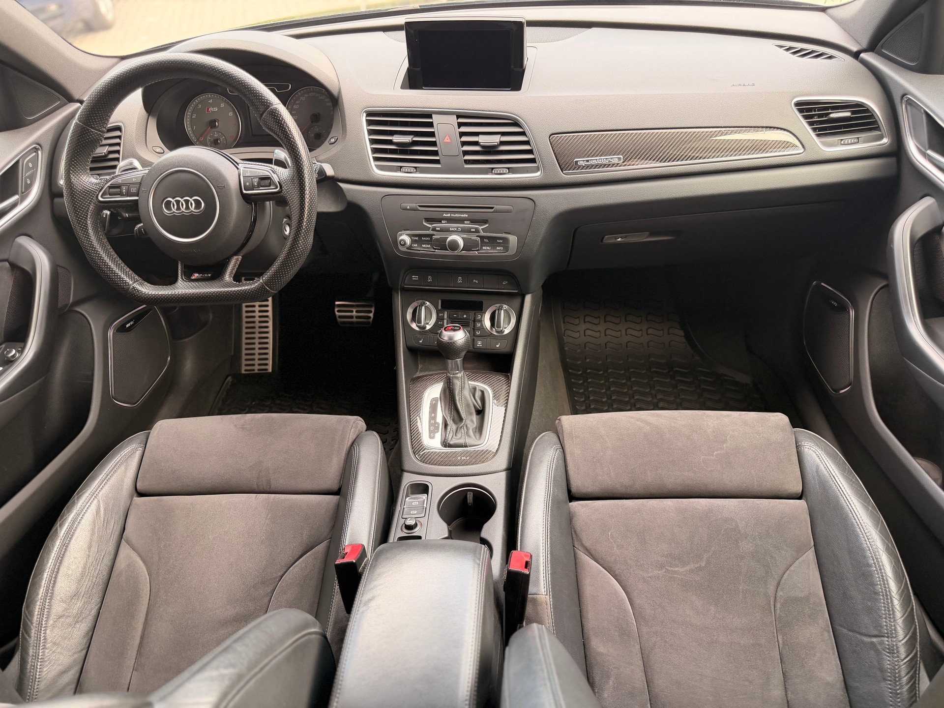 AUDI RS Q3 2.5 TFSI quattro S-tronic-image-4