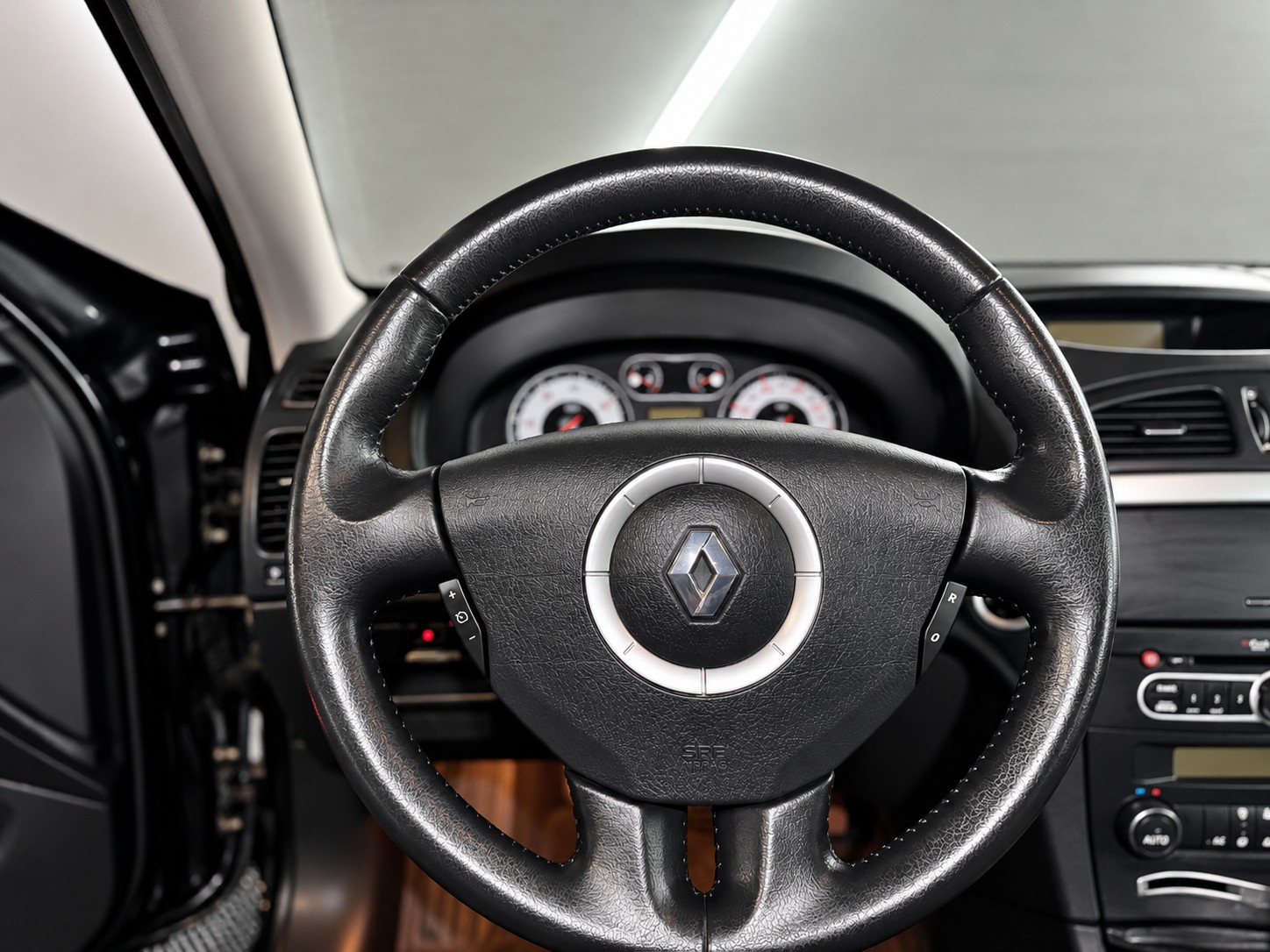 RENAULT Laguna 1.9 dCi Dynamique-image-9