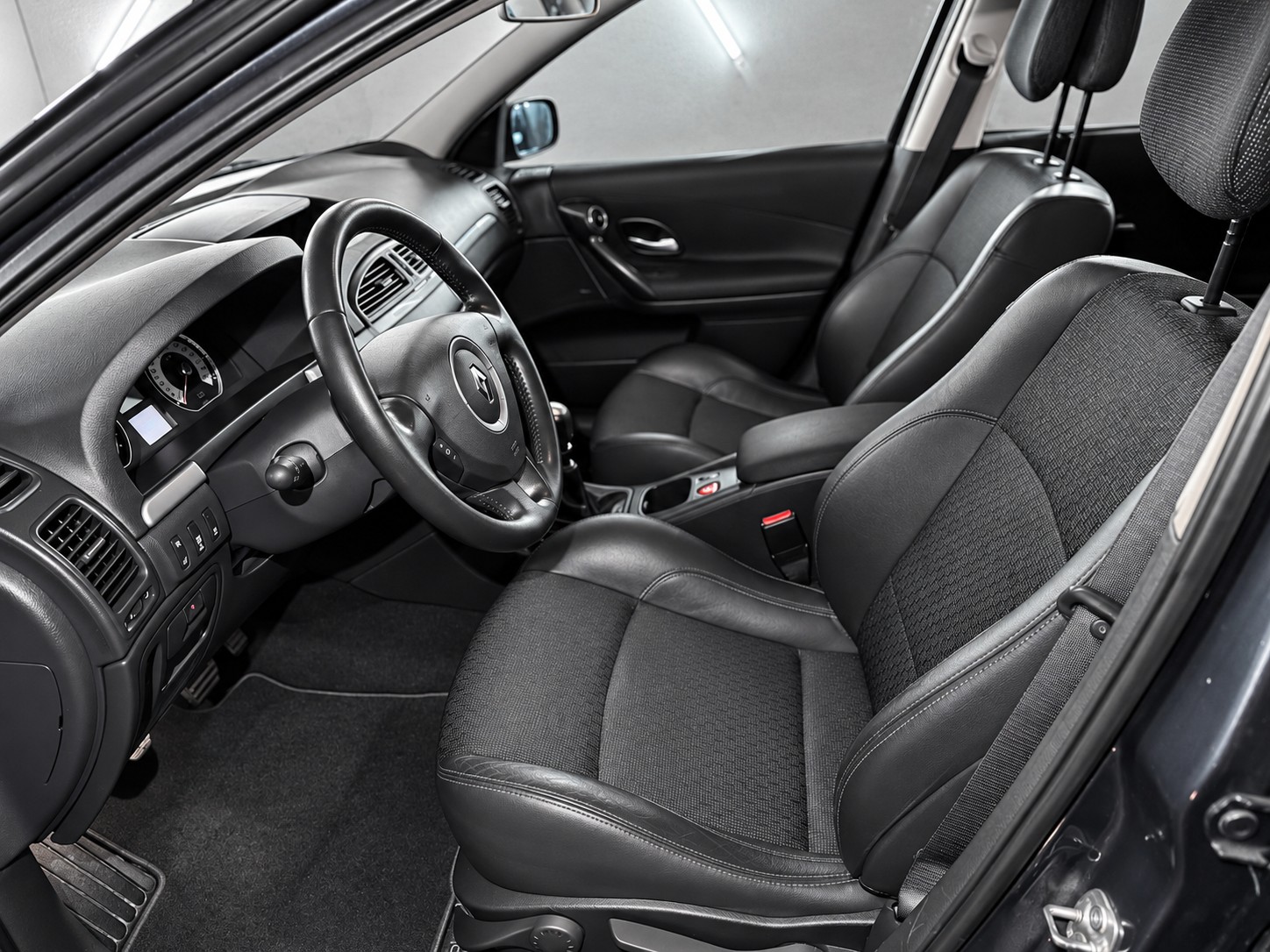 RENAULT Laguna 1.9 dCi Dynamique-image-6