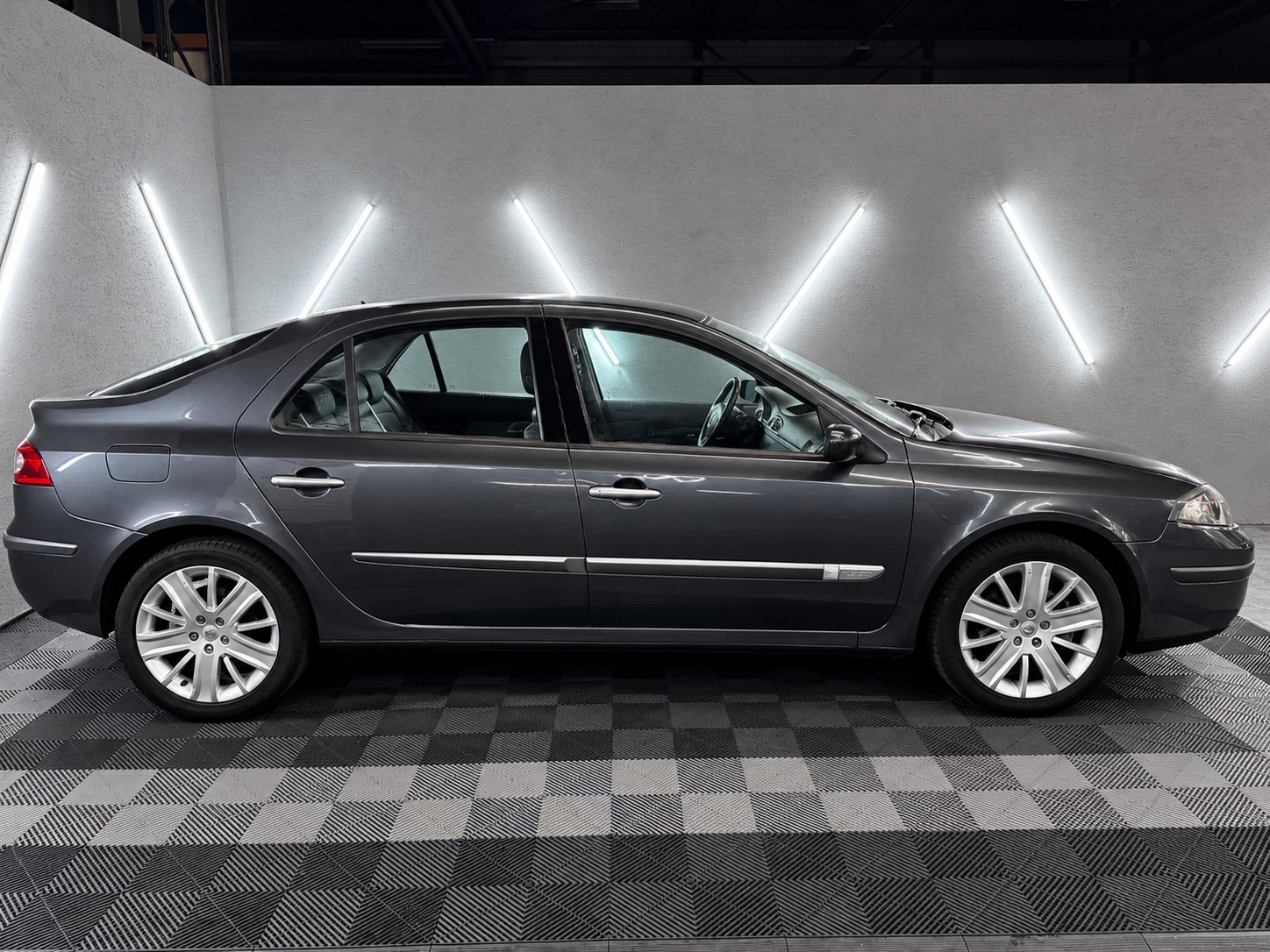 RENAULT Laguna 1.9 dCi Dynamique-image-2