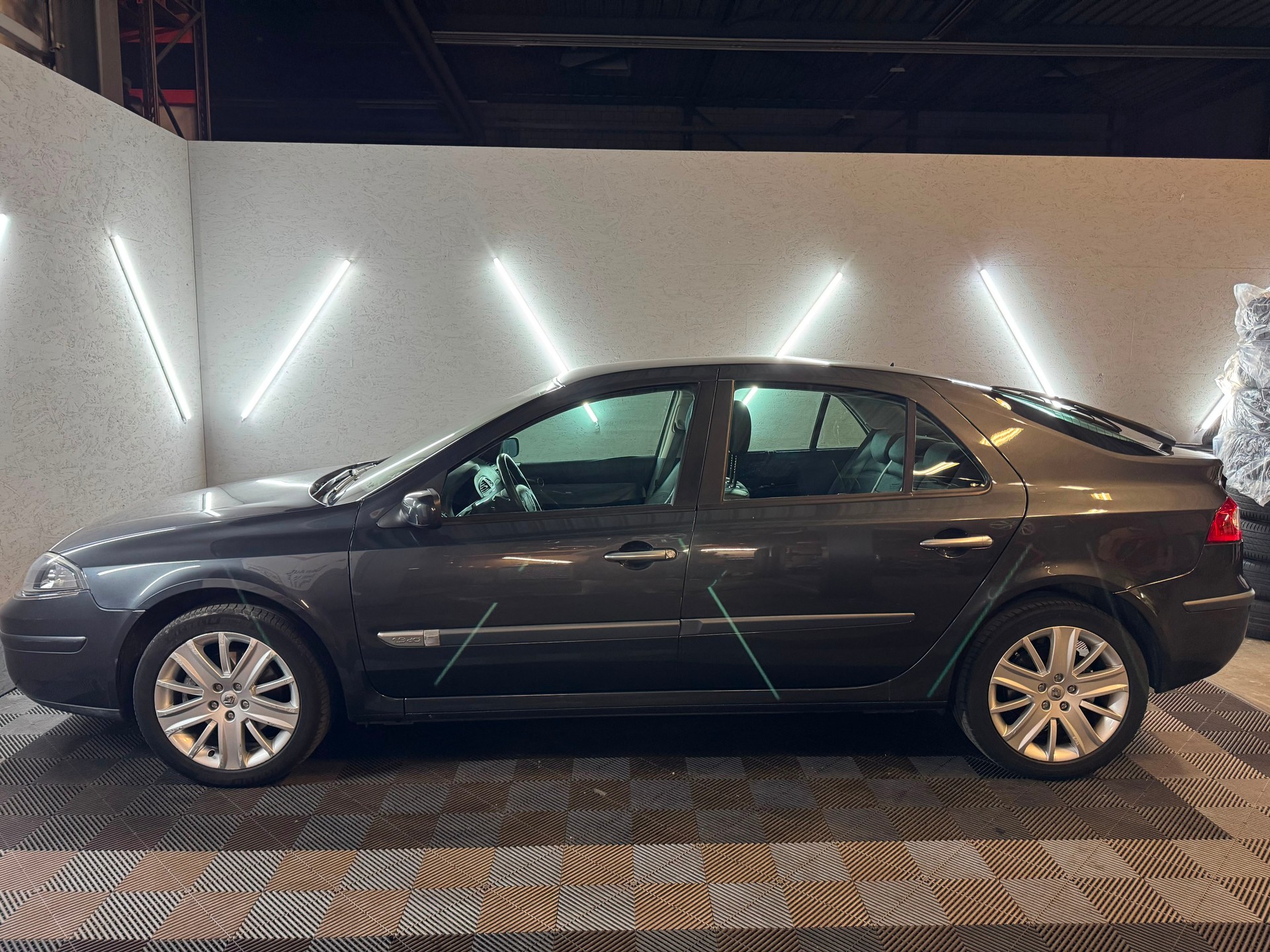 RENAULT Laguna 1.9 dCi Dynamique-image-3
