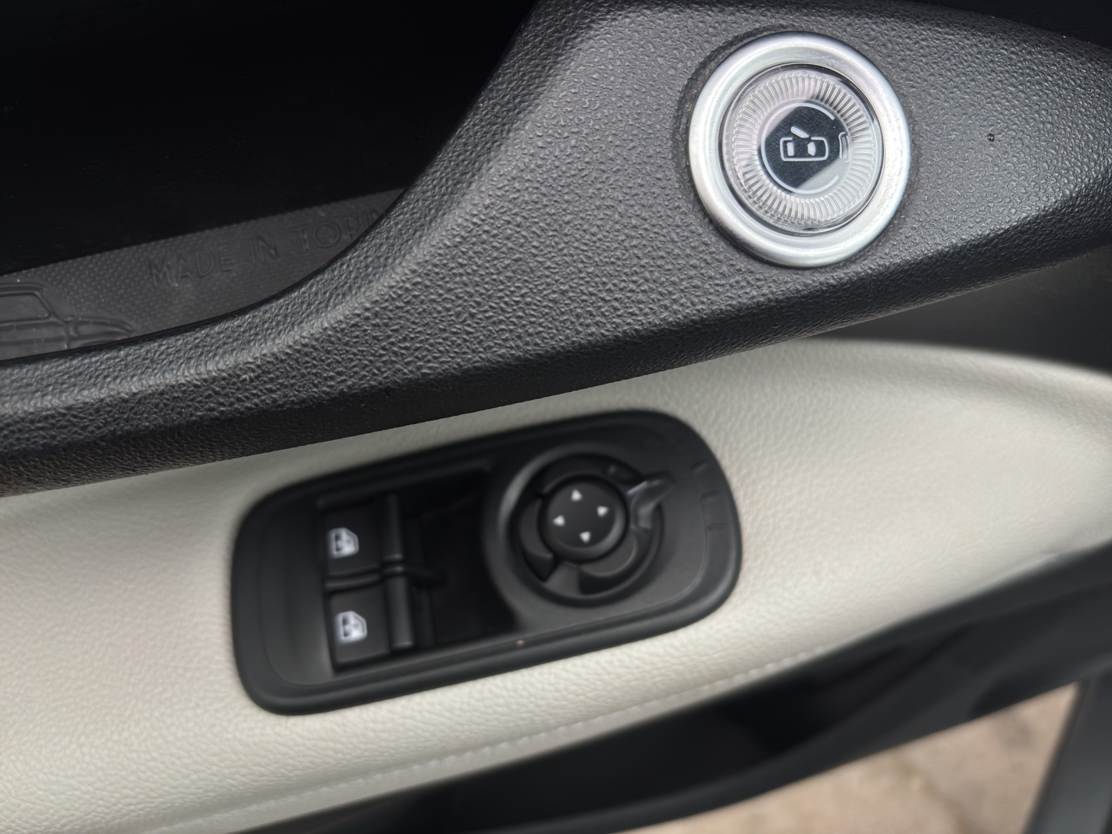 FIAT 500 electric 87 kW La Prima mit Panorama-Glasdach-image-30