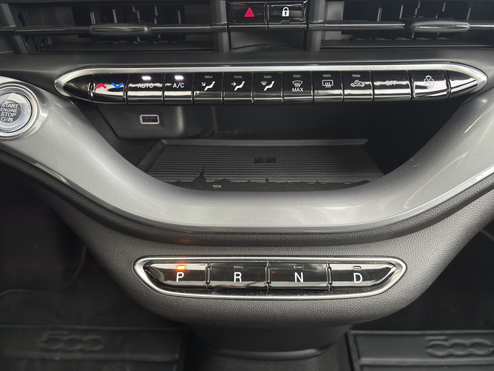 FIAT 500 electric 87 kW La Prima mit Panorama-Glasdach-image-15