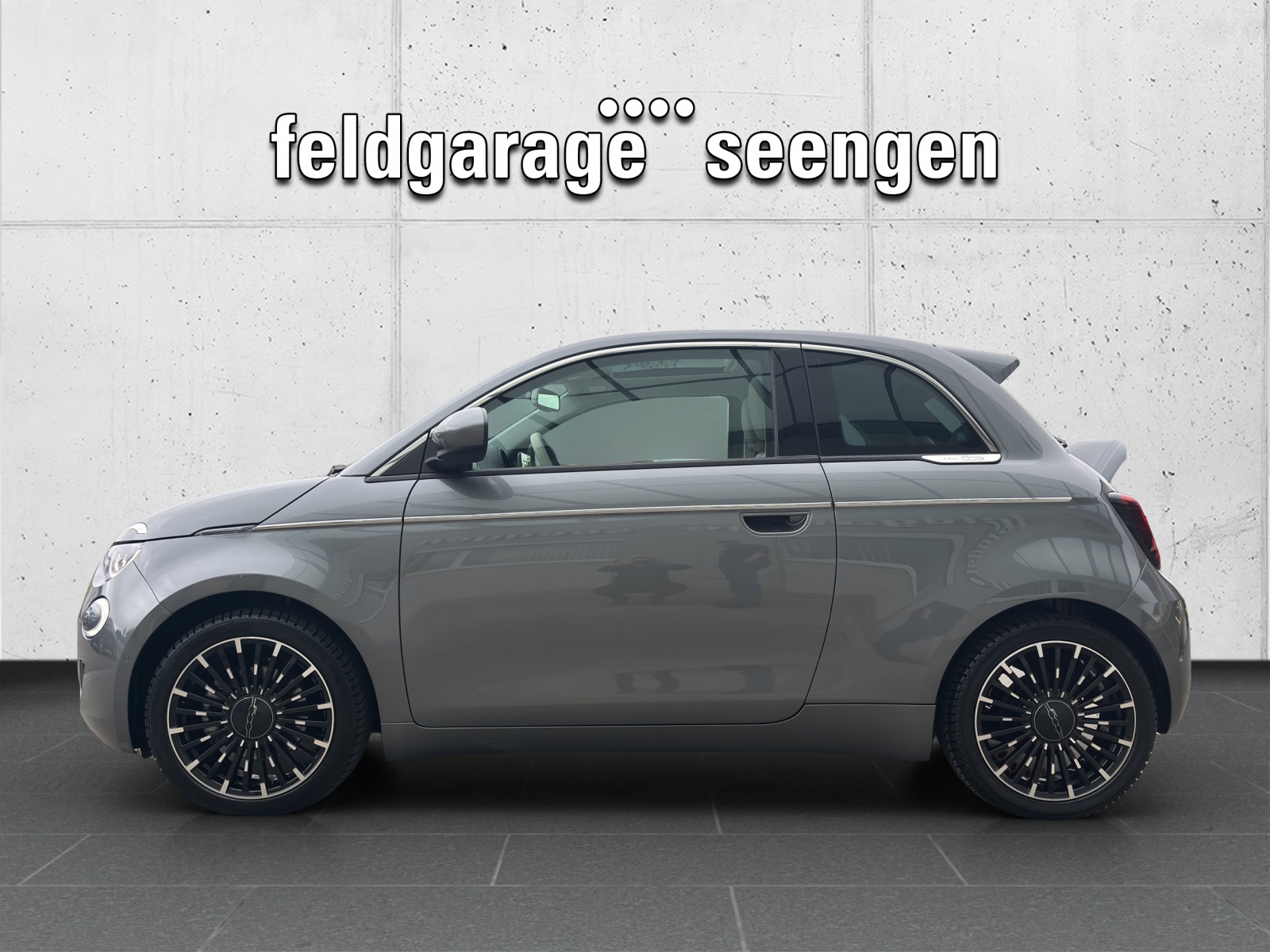 FIAT 500 electric 87 kW La Prima mit Panorama-Glasdach-showroom-element-1