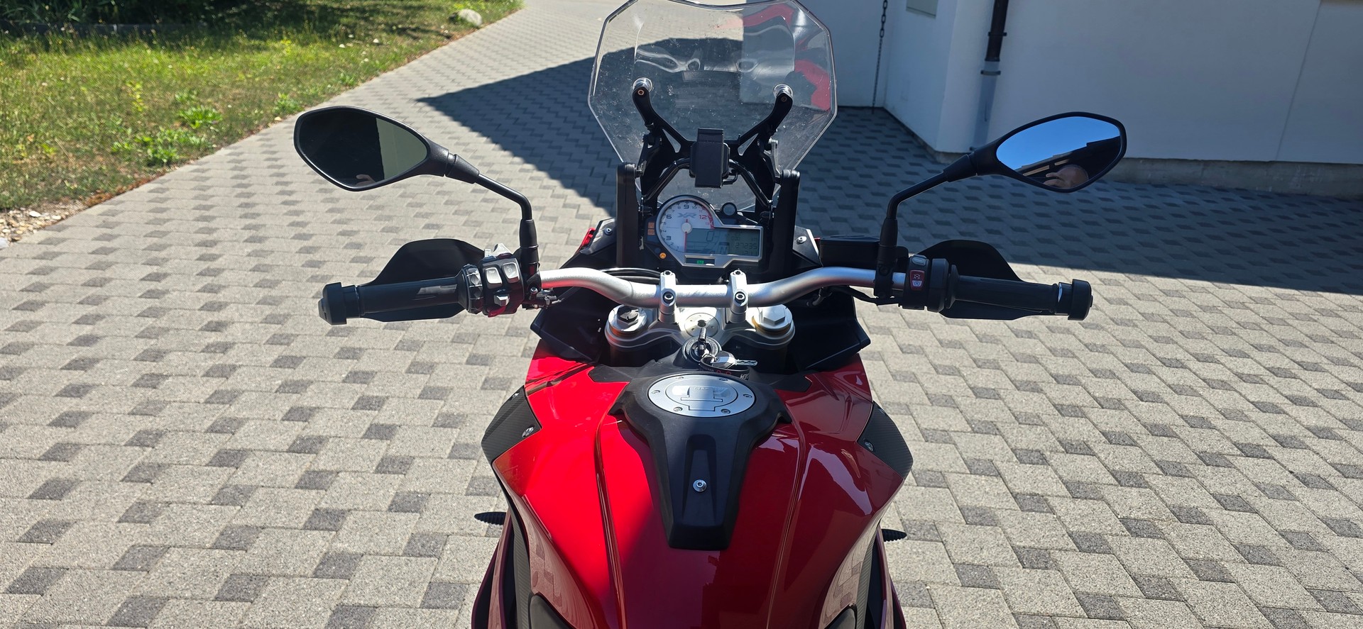 BMW S 1000 XR ABS-image-4