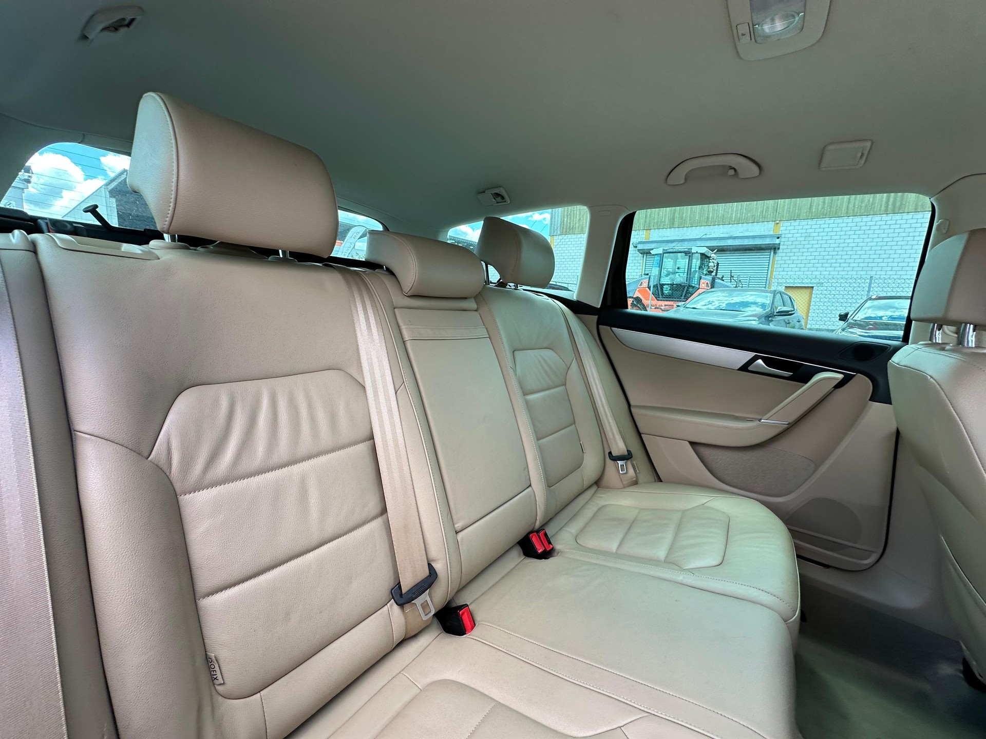 VW Passat Alltrack 2.0 TSI 4Motion DSG-image-8