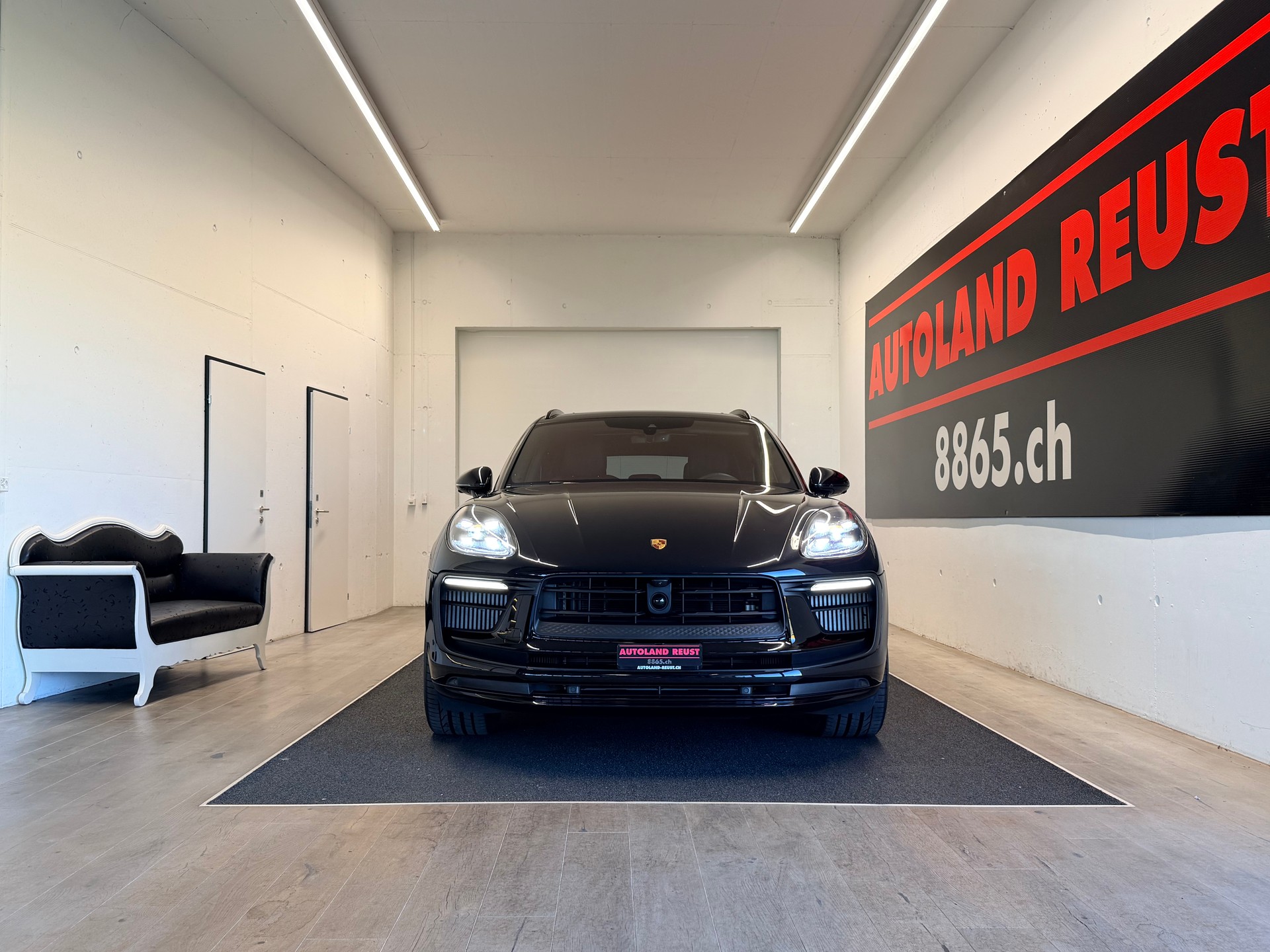 PORSCHE Macan GTS PDK-showroom-element-1