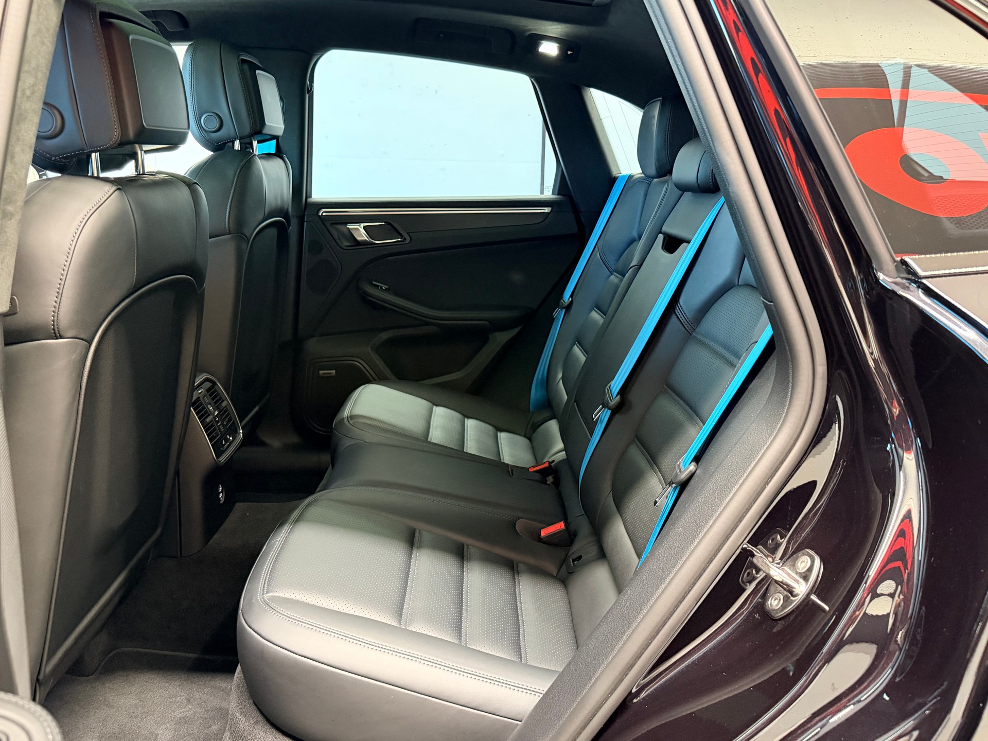 PORSCHE Macan GTS PDK-image-18